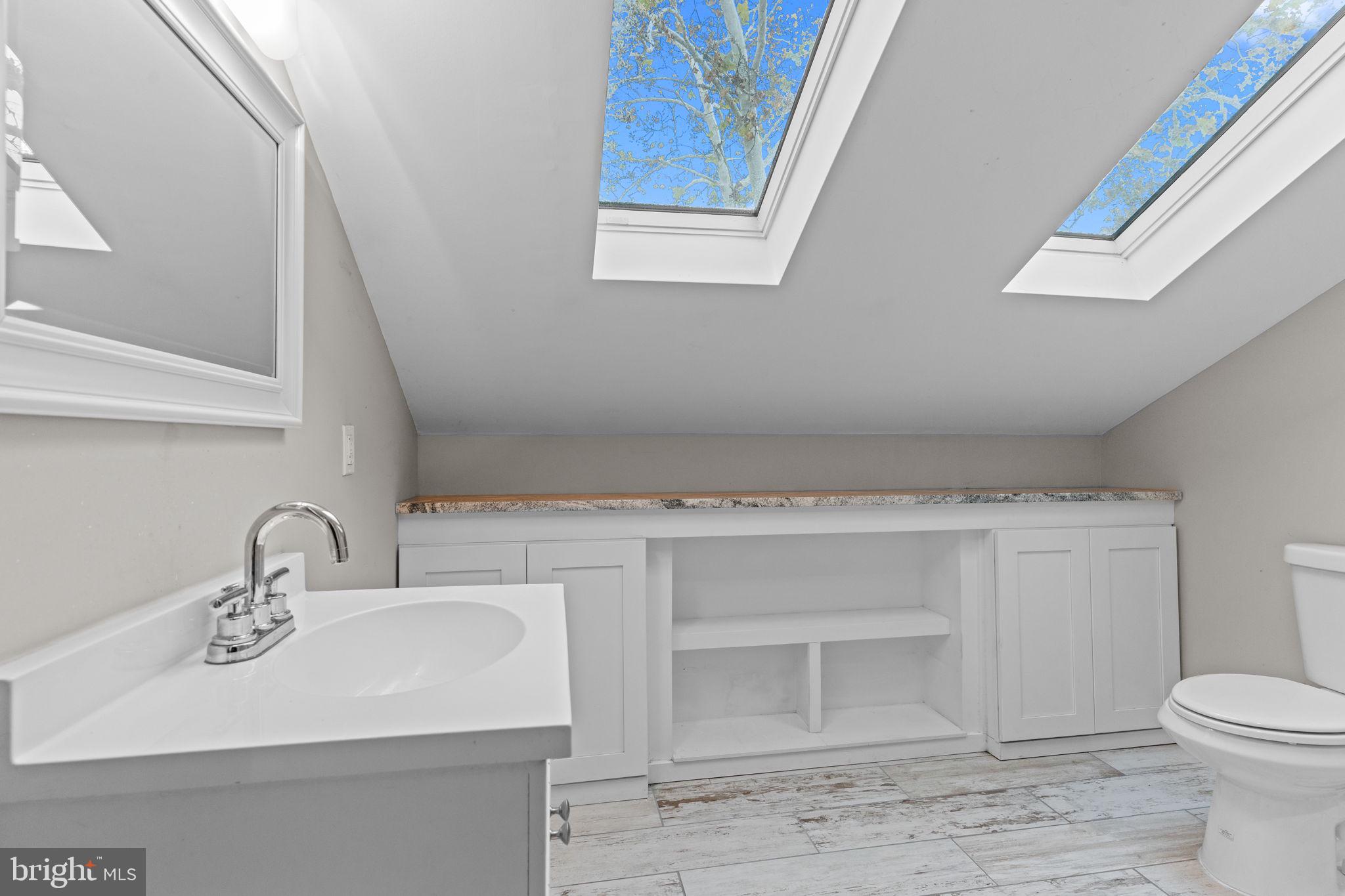 INDIAN CREEK - Residential