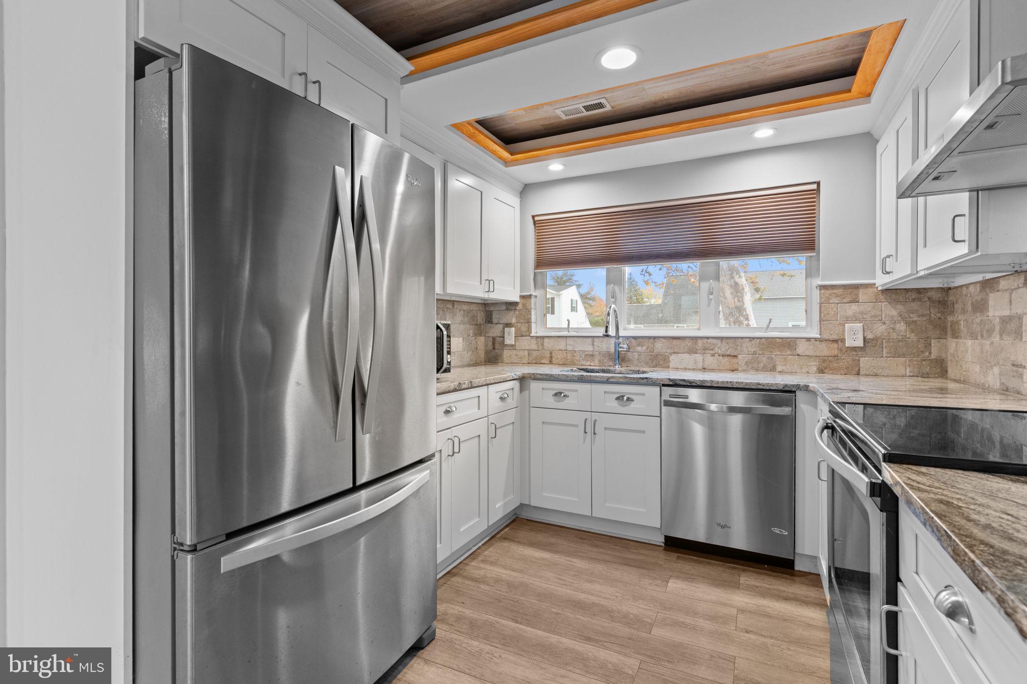 INDIAN CREEK - Residential