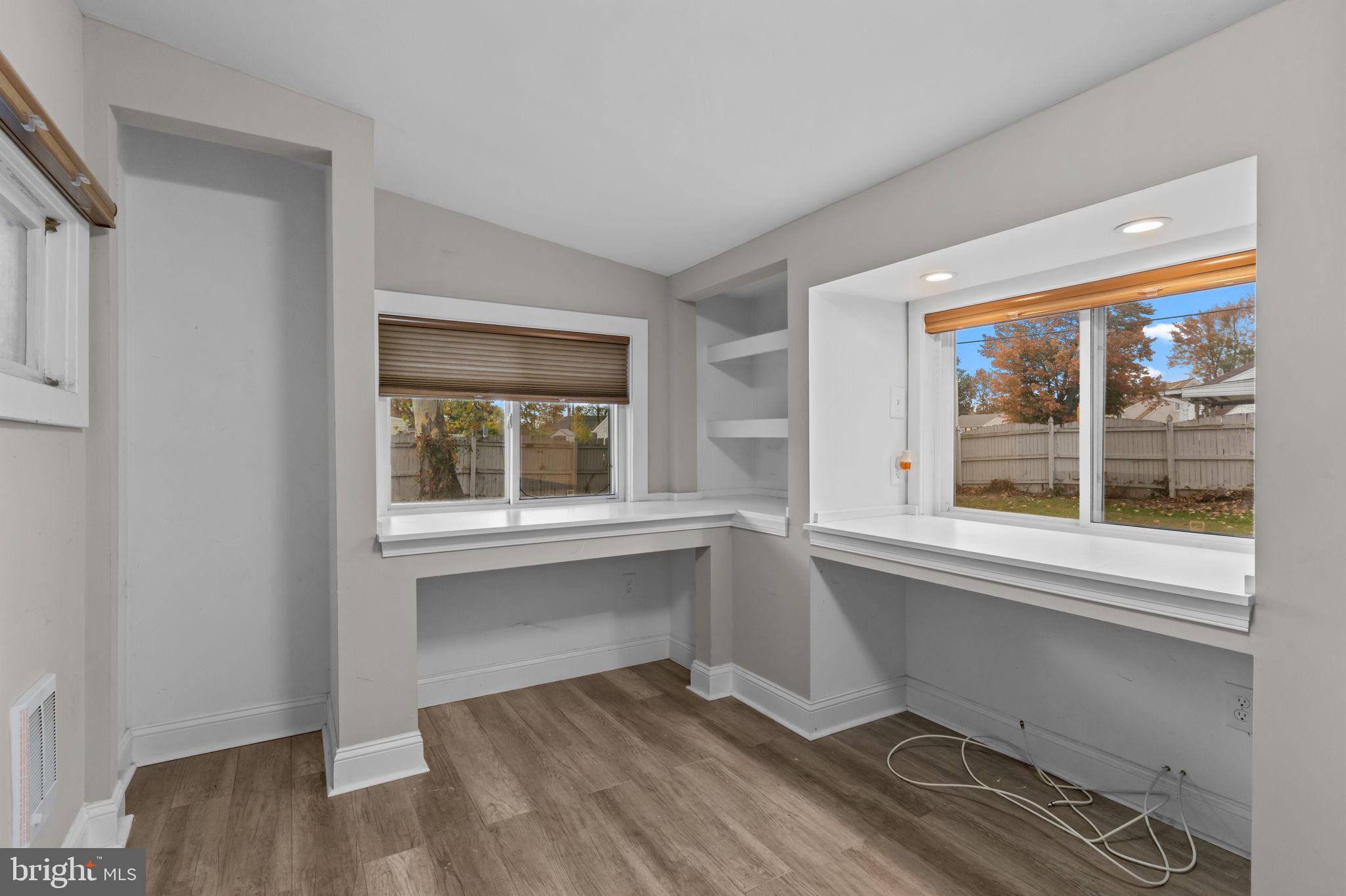 INDIAN CREEK - Residential