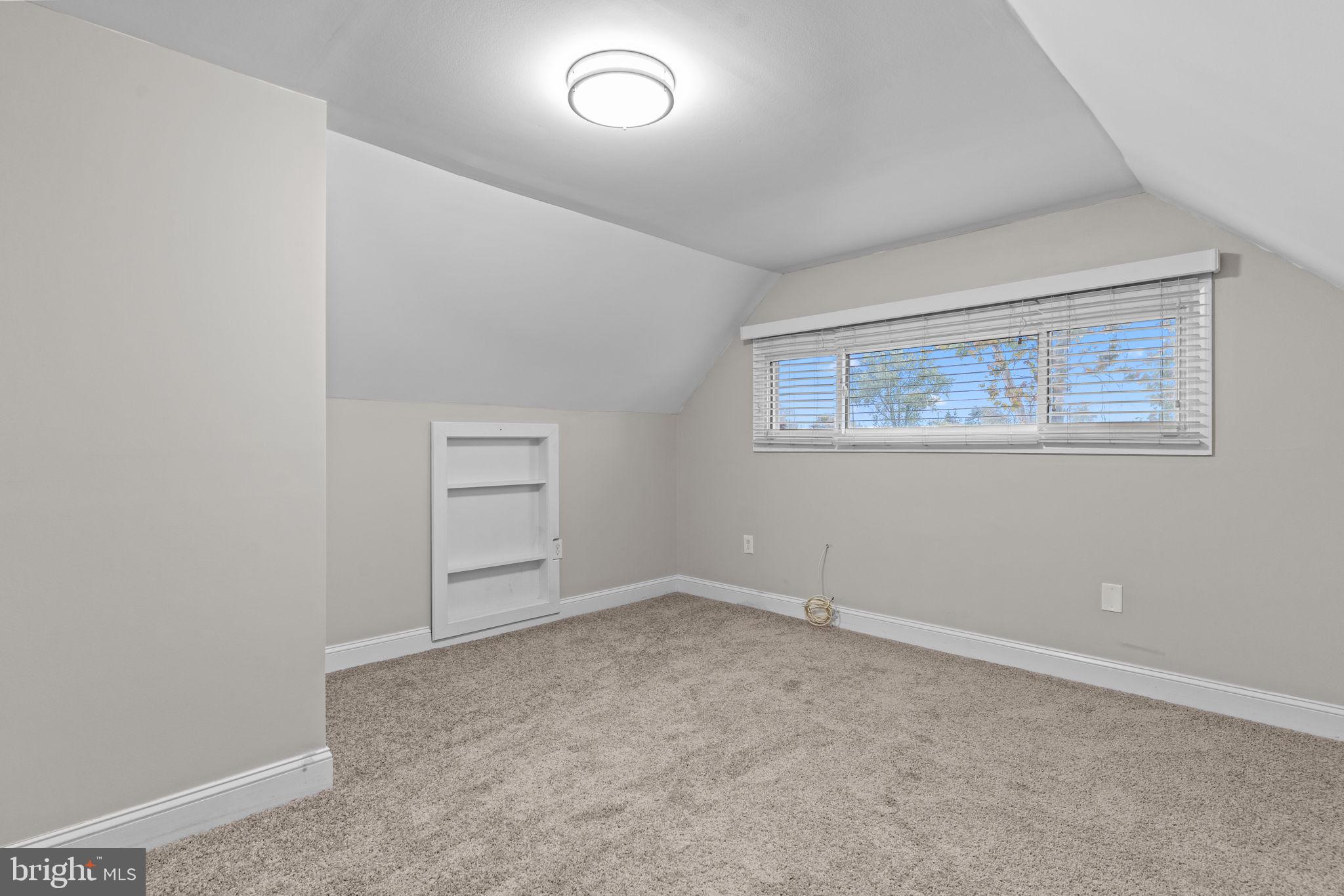 INDIAN CREEK - Residential