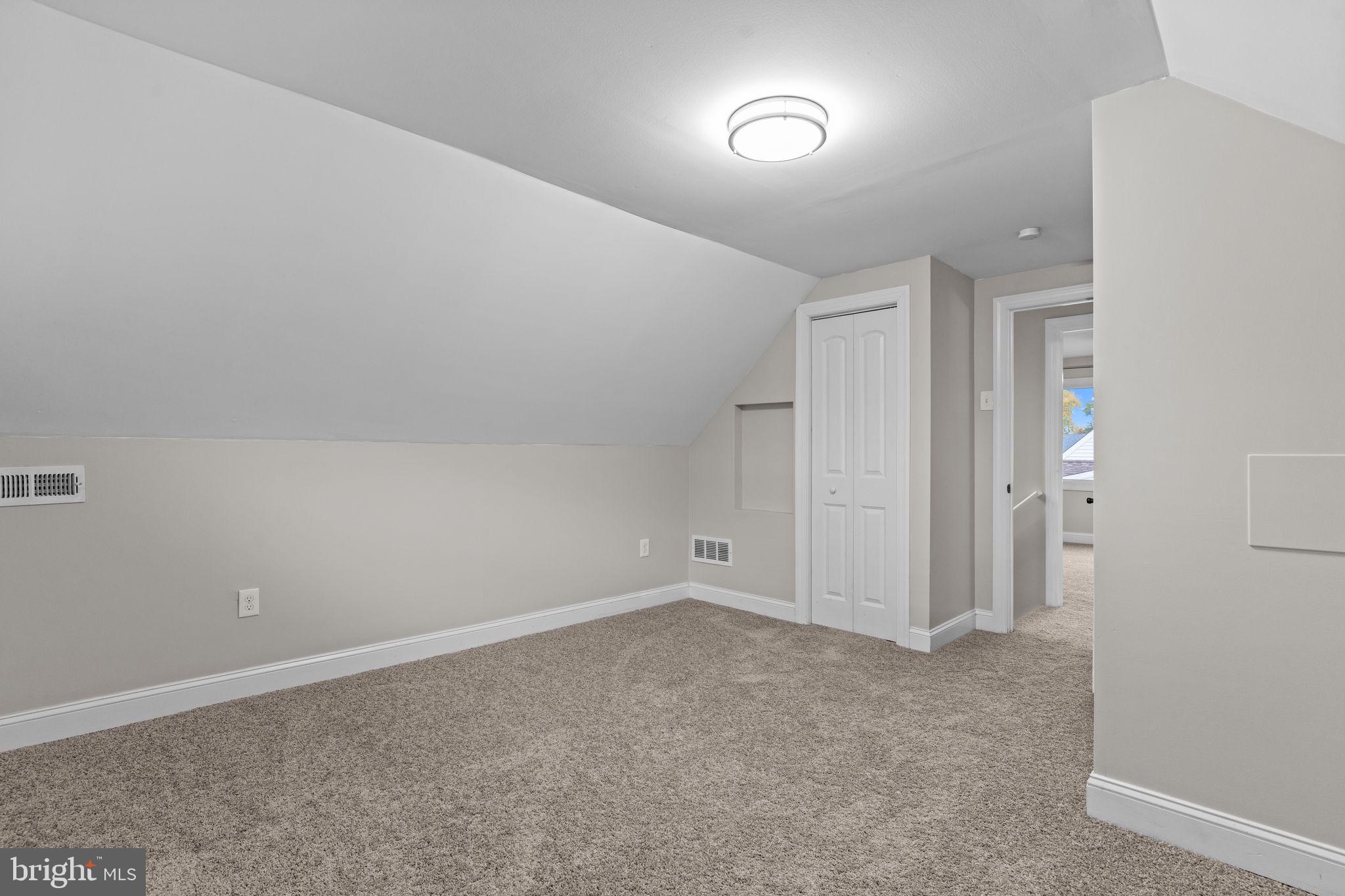 INDIAN CREEK - Residential