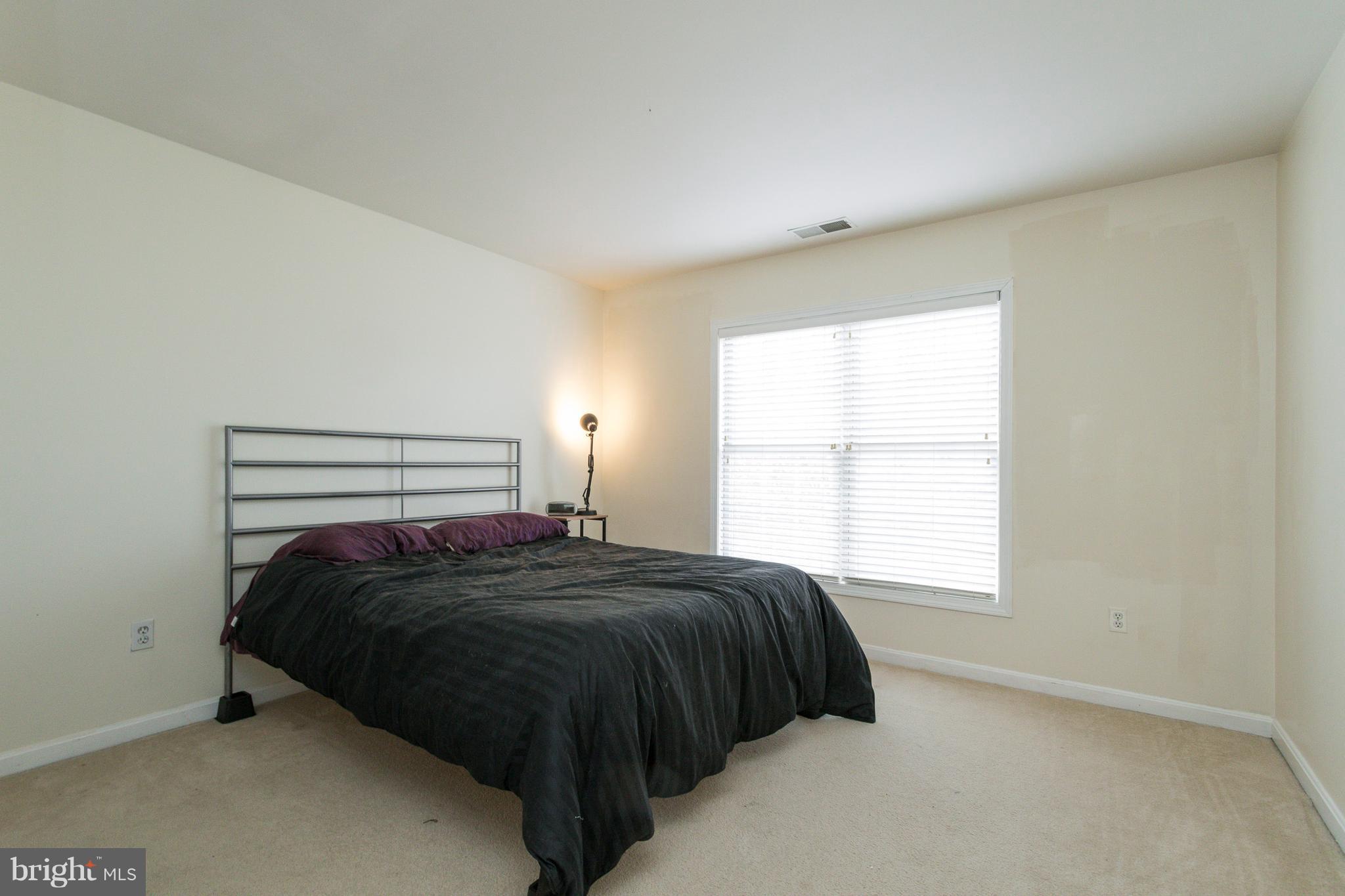 COURTLAND PARK - Residential Lease