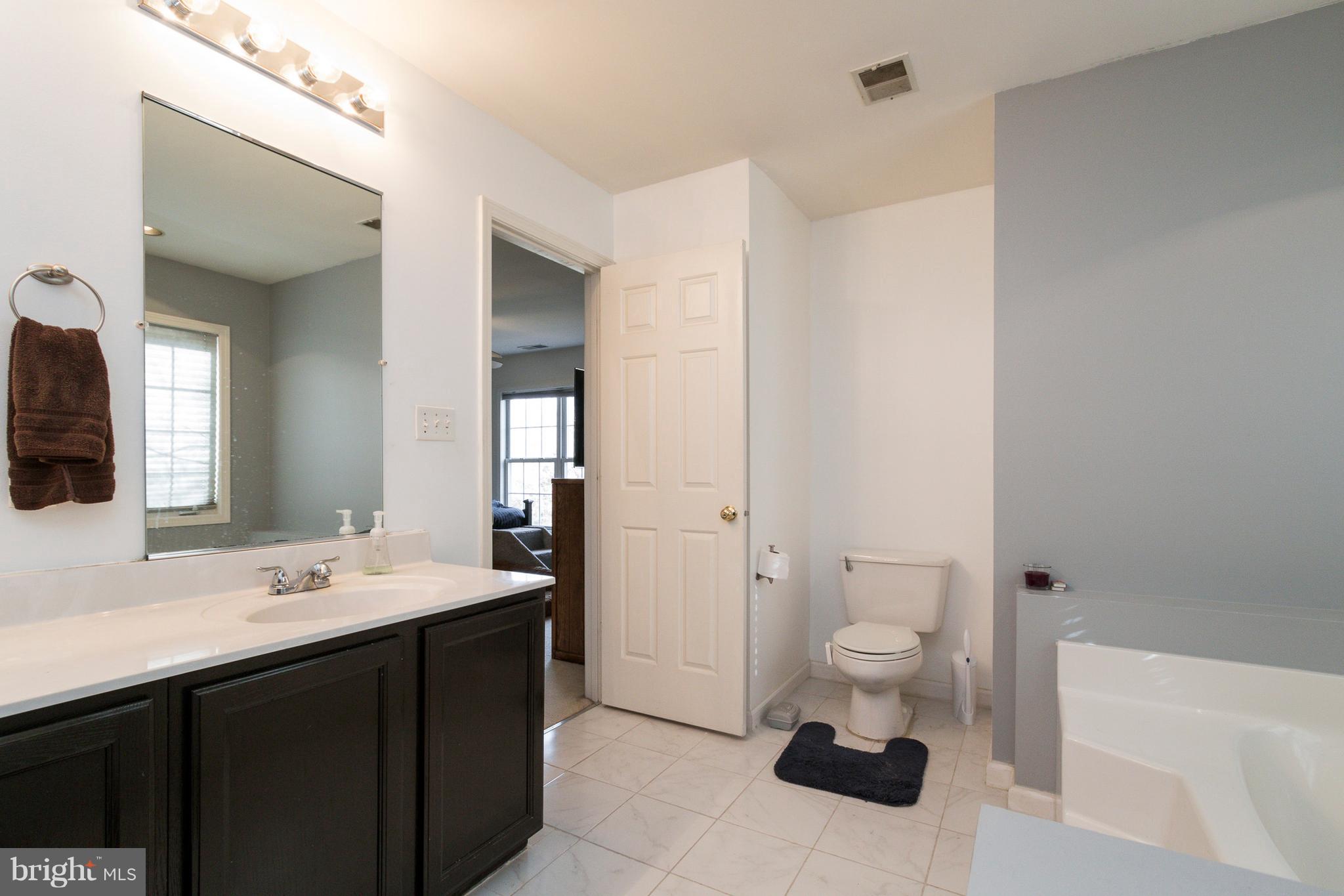 COURTLAND PARK - Residential Lease