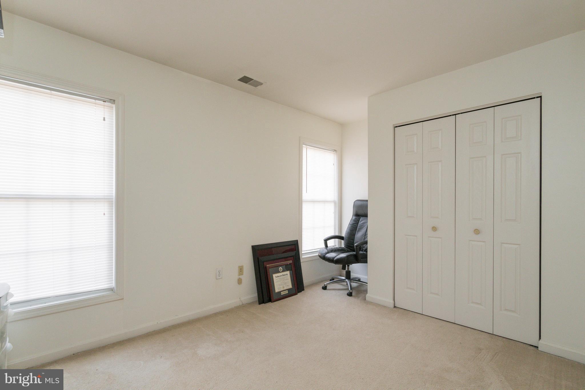 COURTLAND PARK - Residential Lease