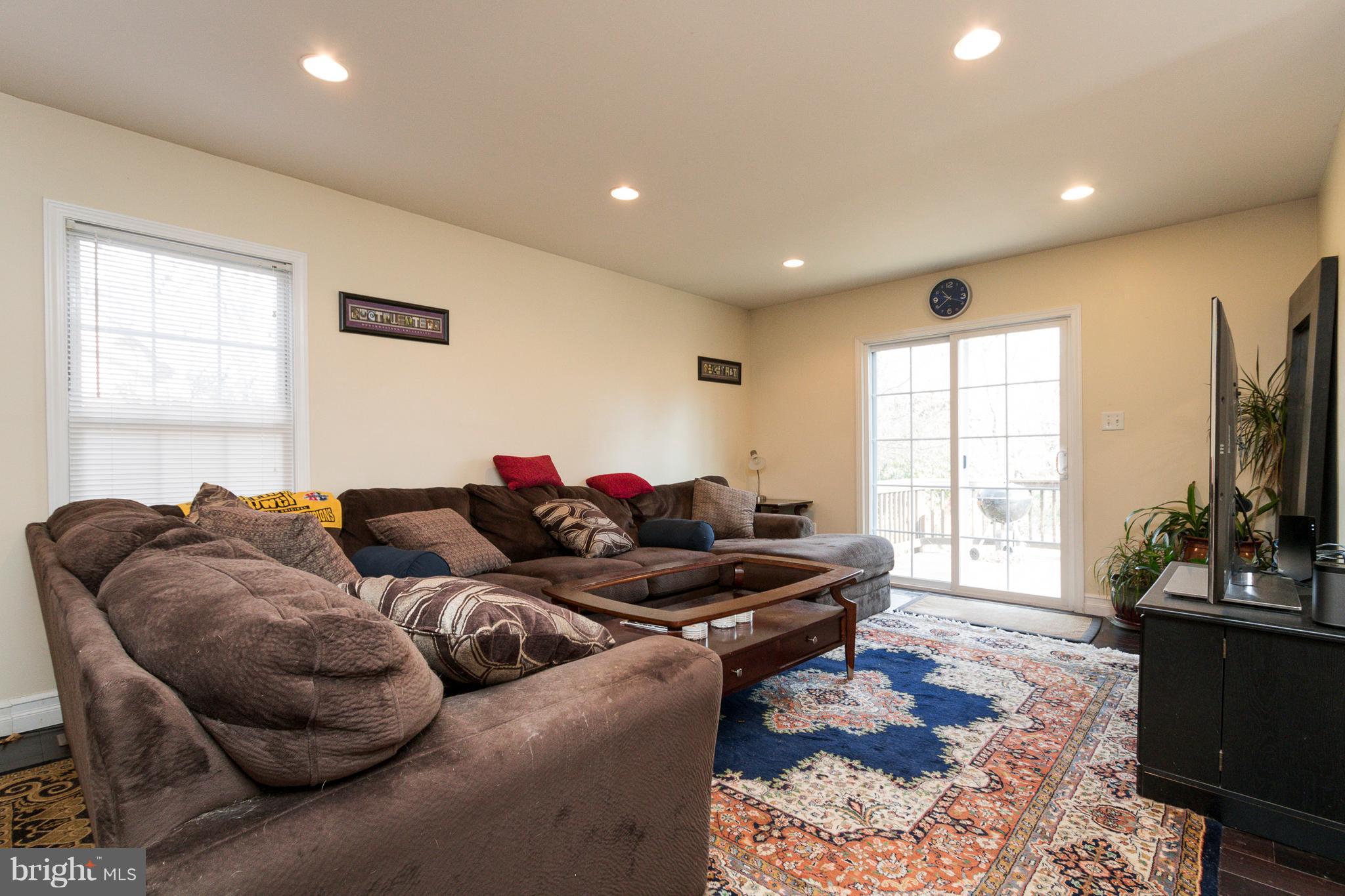 COURTLAND PARK - Residential Lease