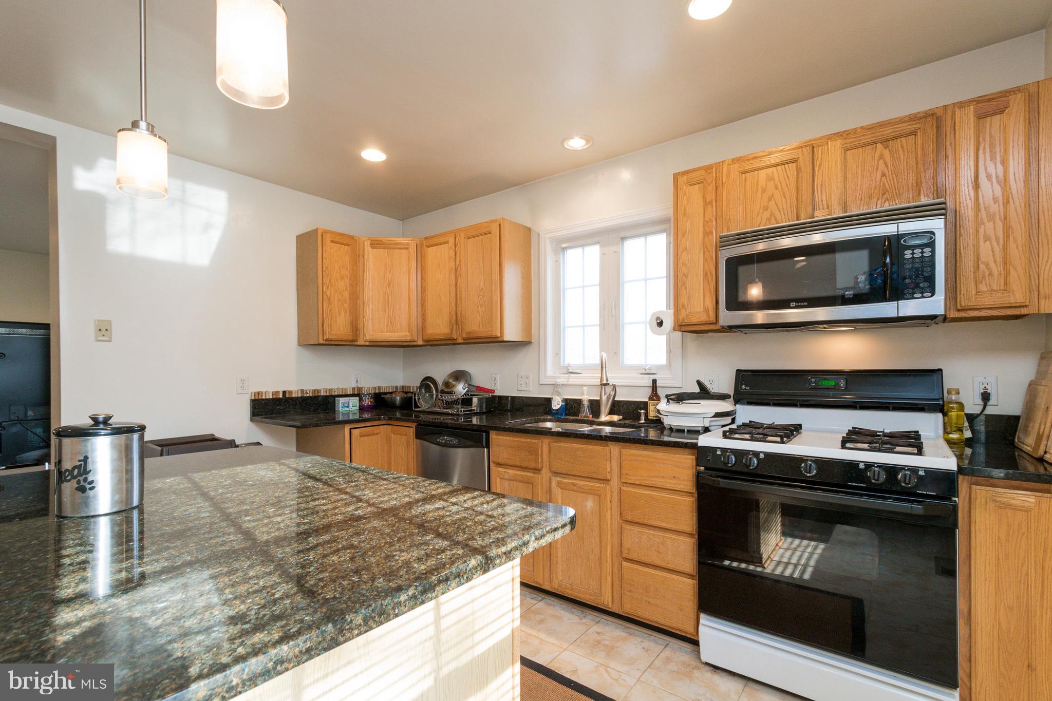 COURTLAND PARK - Residential Lease