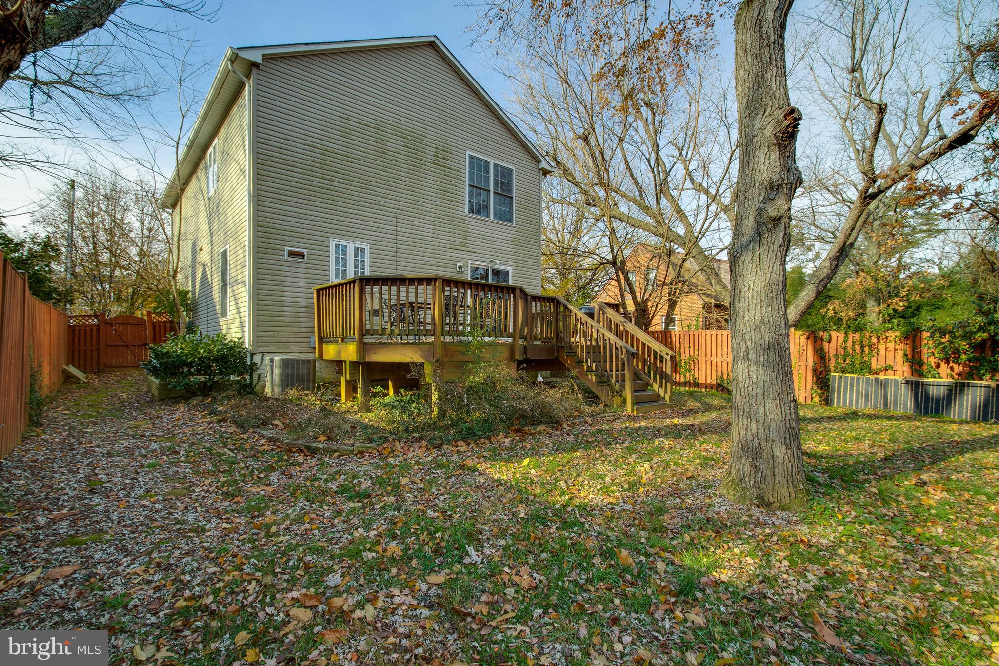 COURTLAND PARK - Residential Lease