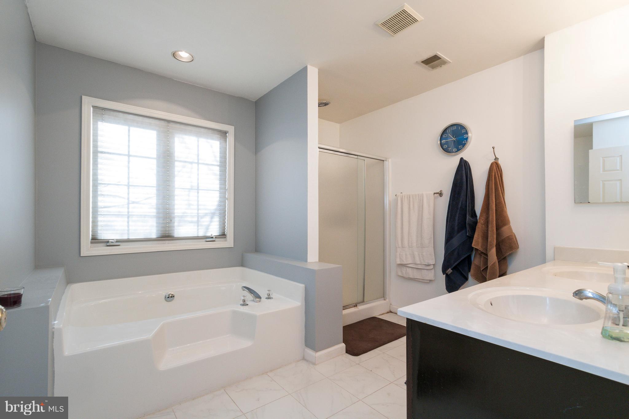 COURTLAND PARK - Residential Lease