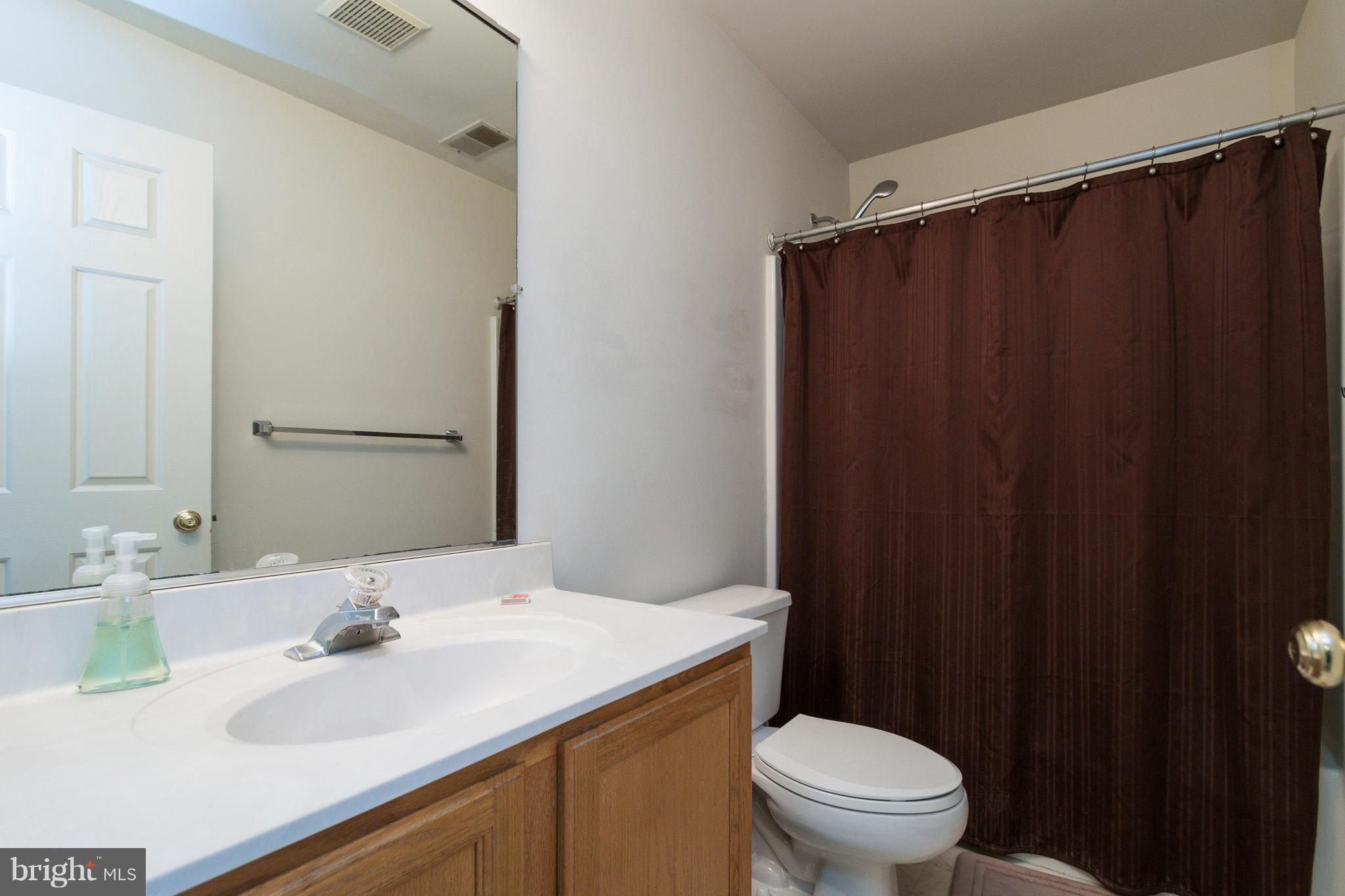 COURTLAND PARK - Residential Lease