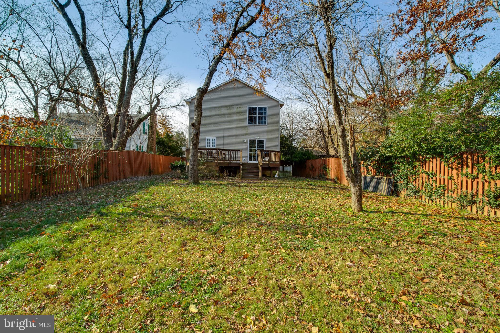 COURTLAND PARK - Residential Lease