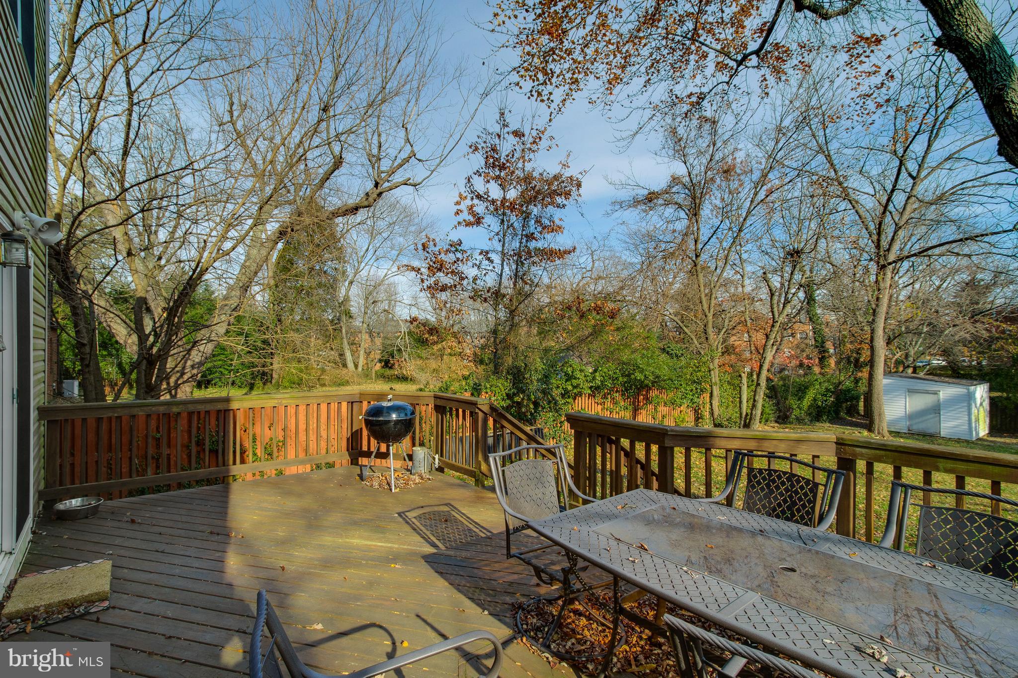 COURTLAND PARK - Residential Lease