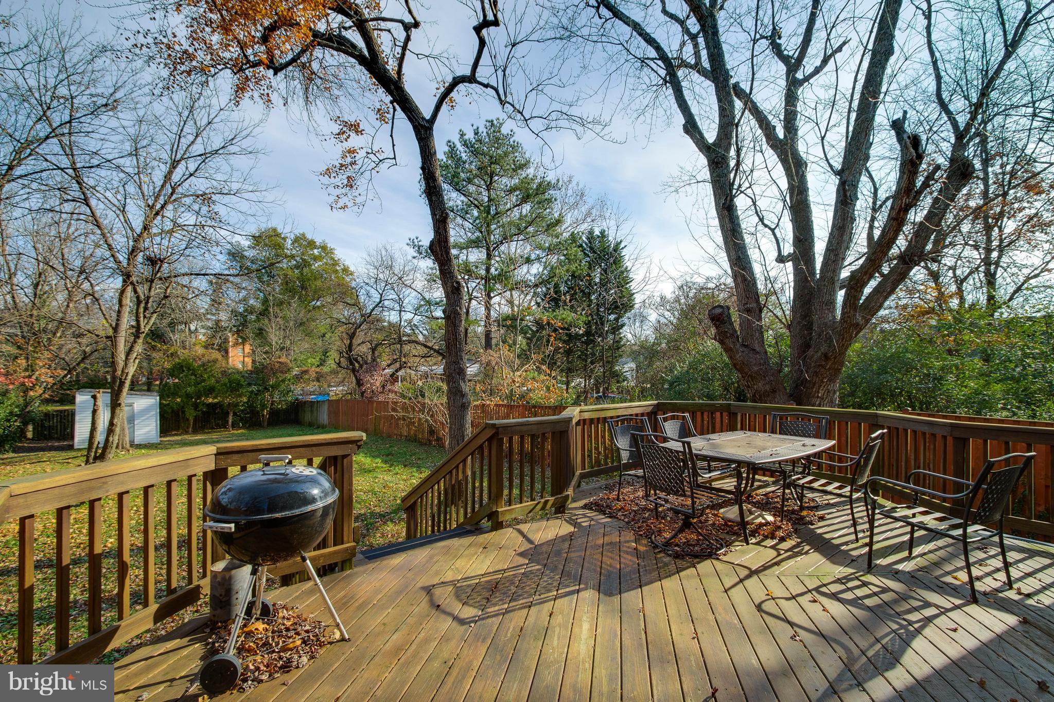 COURTLAND PARK - Residential Lease