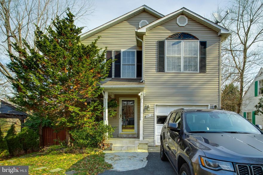 "Beautiful Single Family Detached home located in a quite cul-de-sac with plenty of parking *4 bedrooms and 3.5 bathrooms*  main level hardwood floors, kitchen with granite counter tops, recess lights, master bathroom with soaking tub and separate shower, fully finished basement with a room and full bath, huge deck off living room,  fenced in backyard, 1 car garage and drive way, close to all shopping & highways