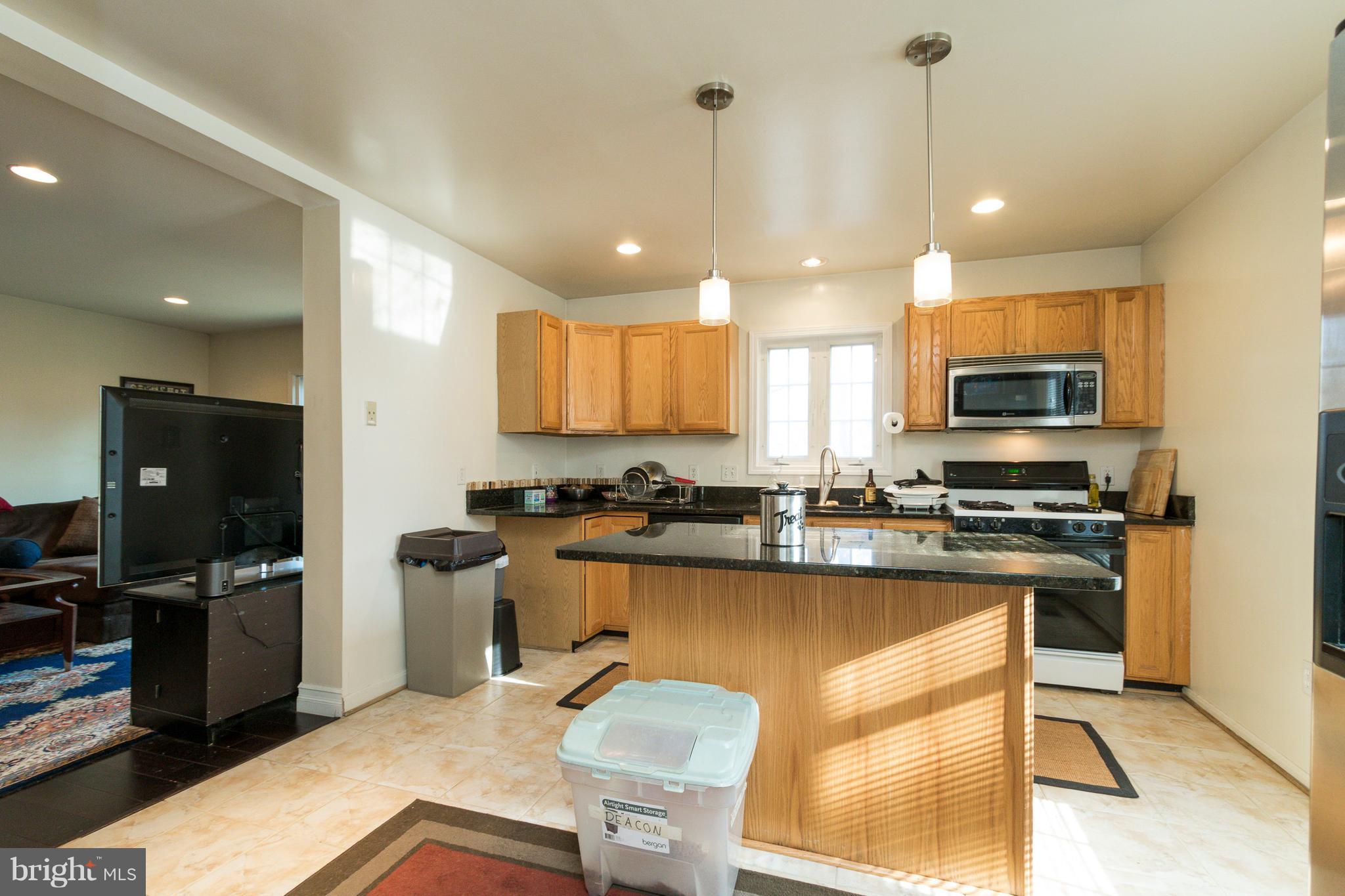 COURTLAND PARK - Residential Lease