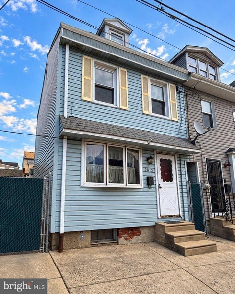 Townhouse For Sale - 2815 Reynolds Street<br/> Philadelphia County, PHILADELPHIA, PA 19137
