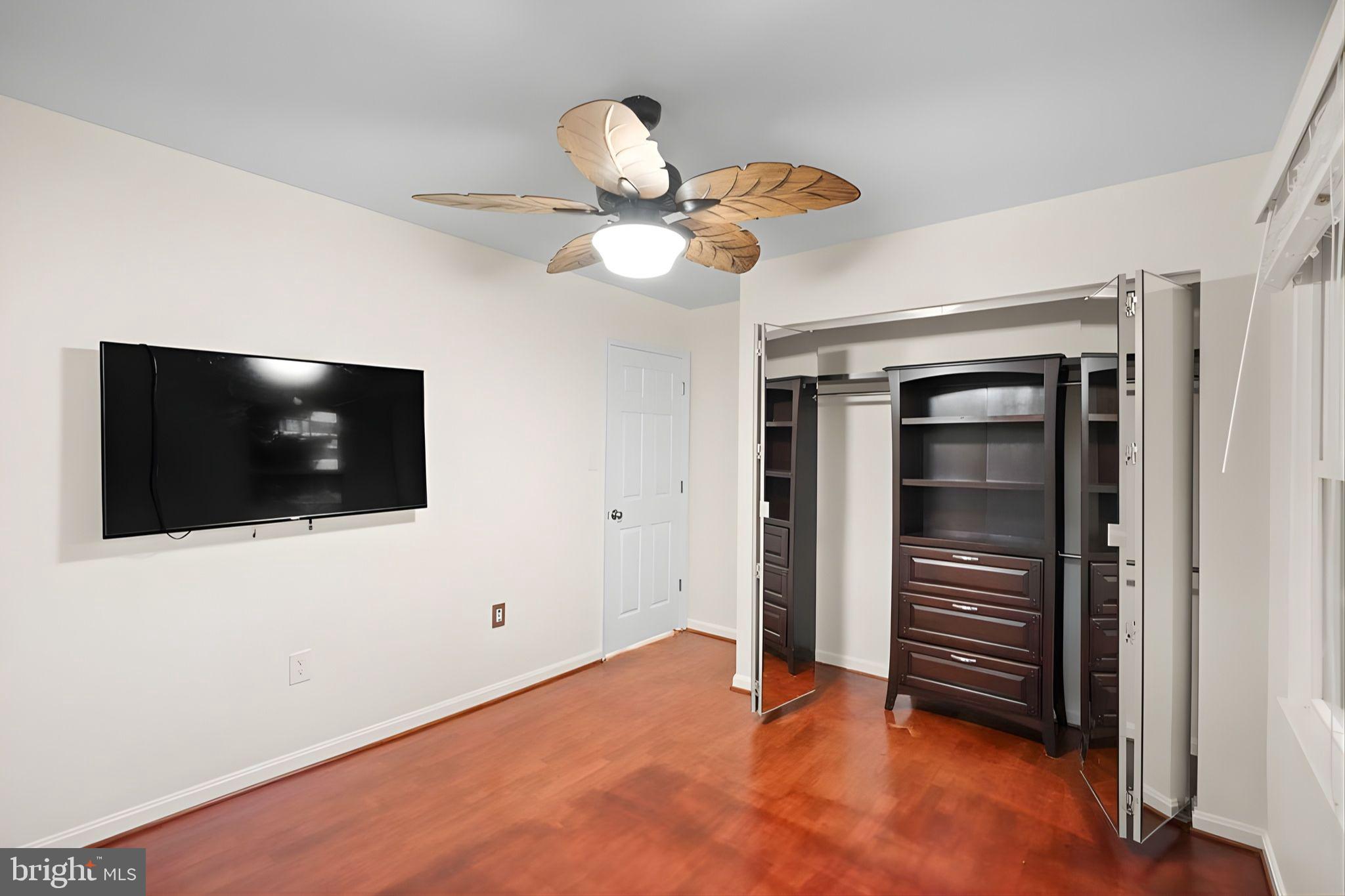 BEVERLY MANOR - Residential Lease