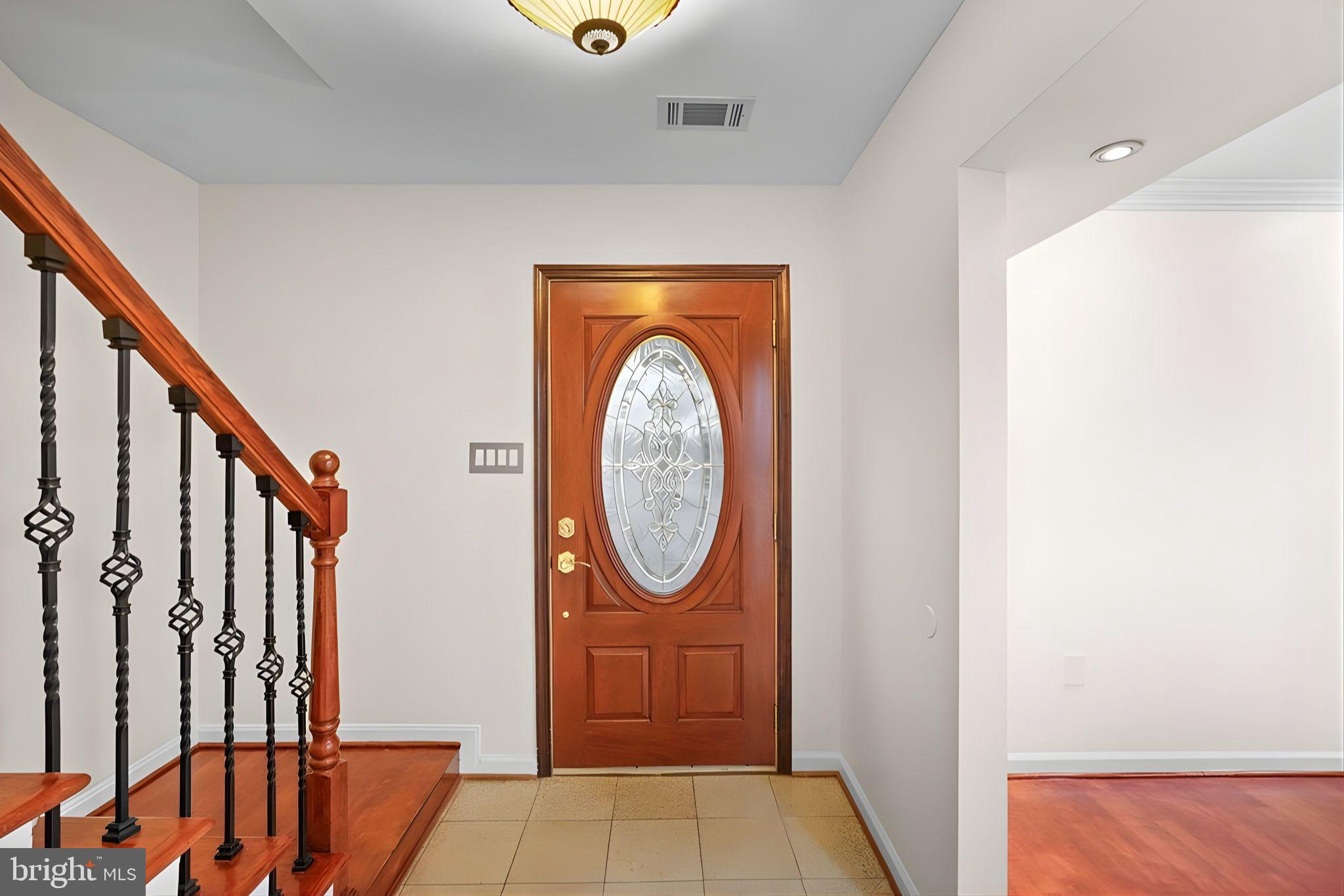 BEVERLY MANOR - Residential Lease