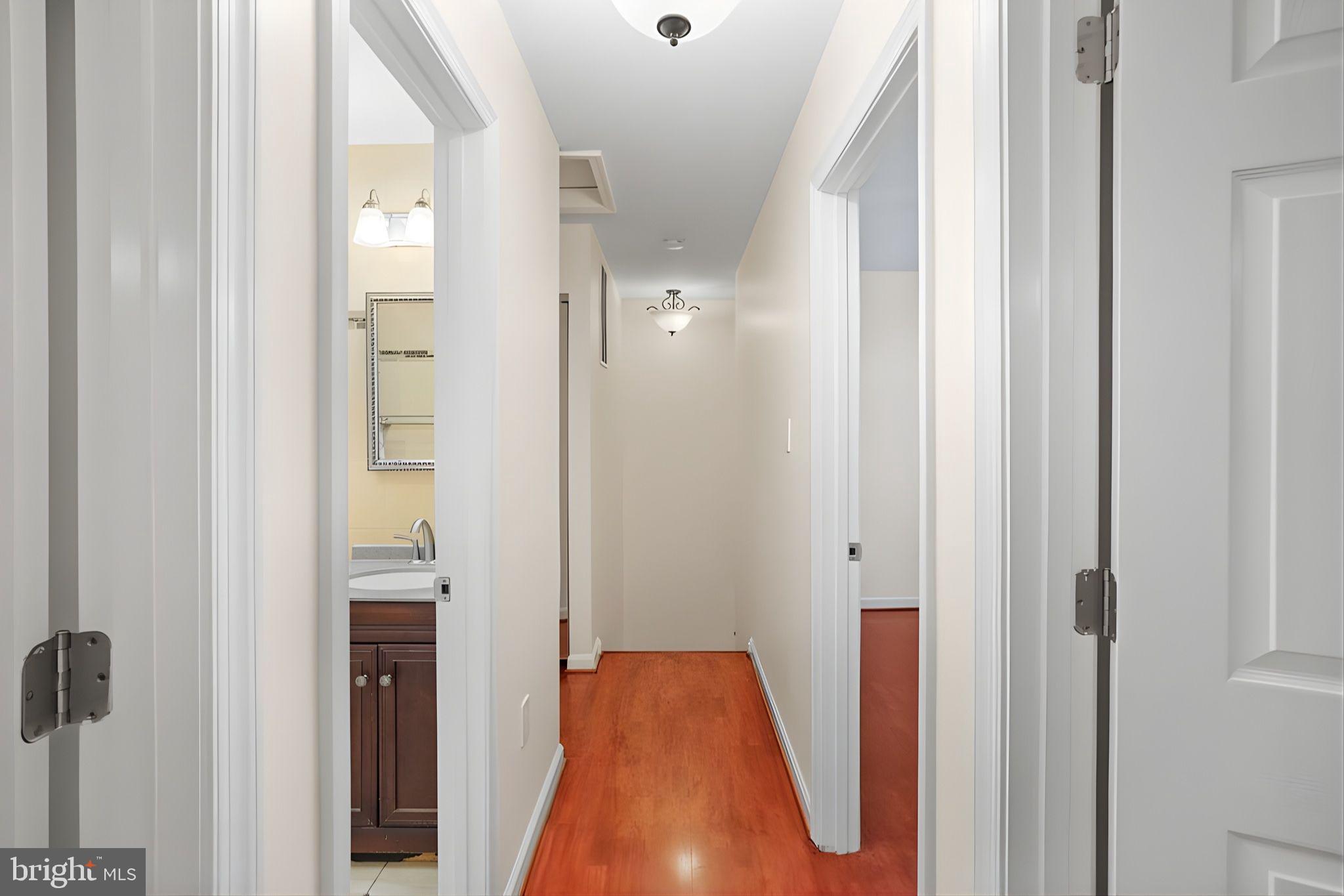 BEVERLY MANOR - Residential Lease