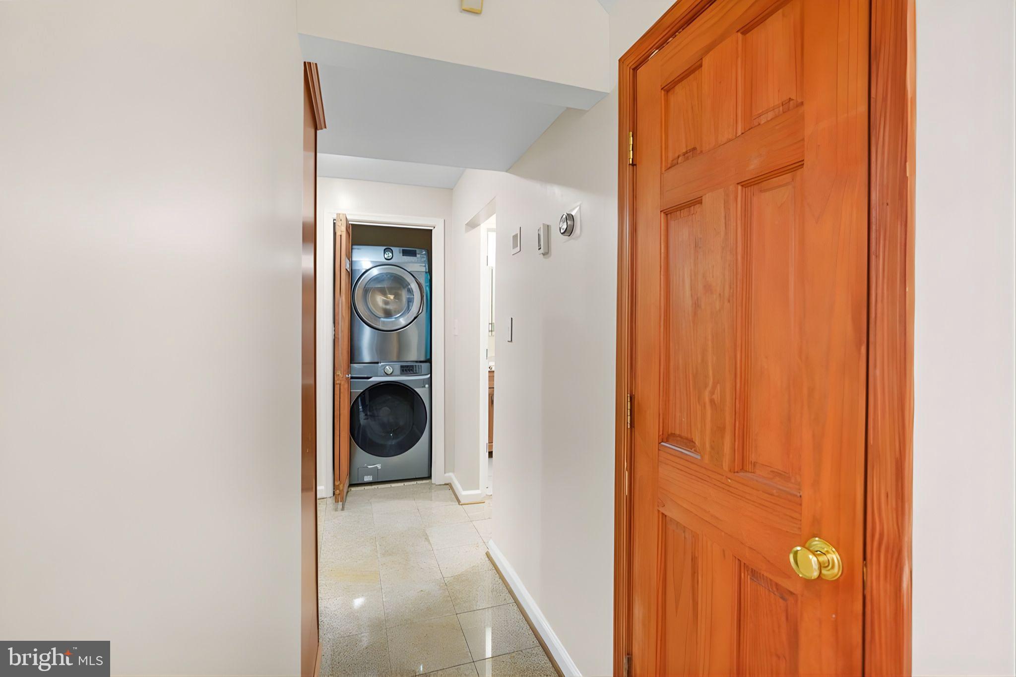 BEVERLY MANOR - Residential Lease