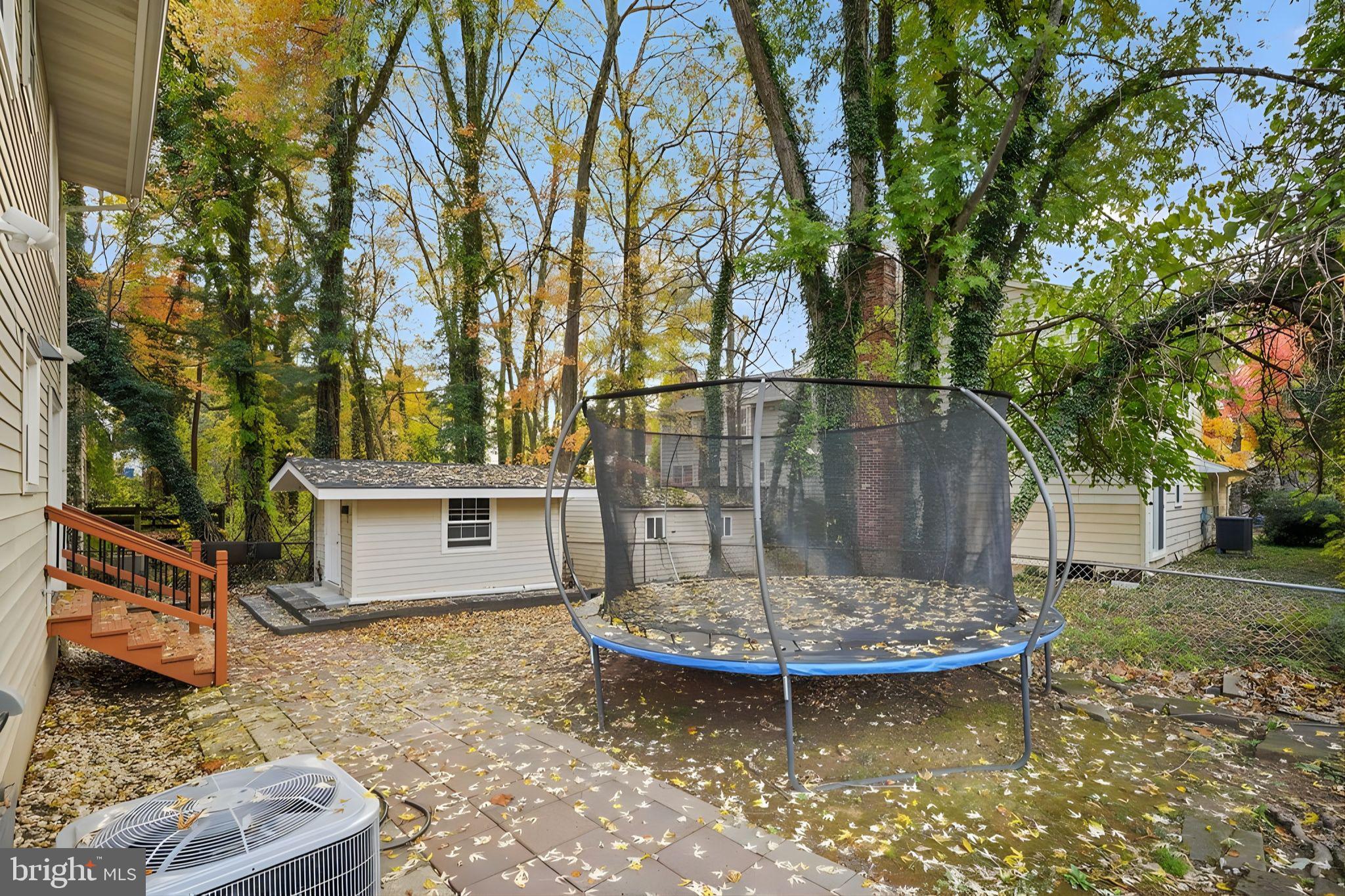 BEVERLY MANOR - Residential Lease