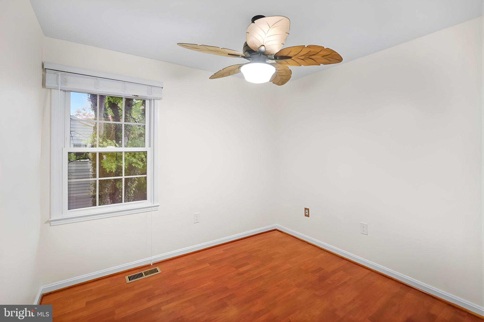 BEVERLY MANOR - Residential Lease