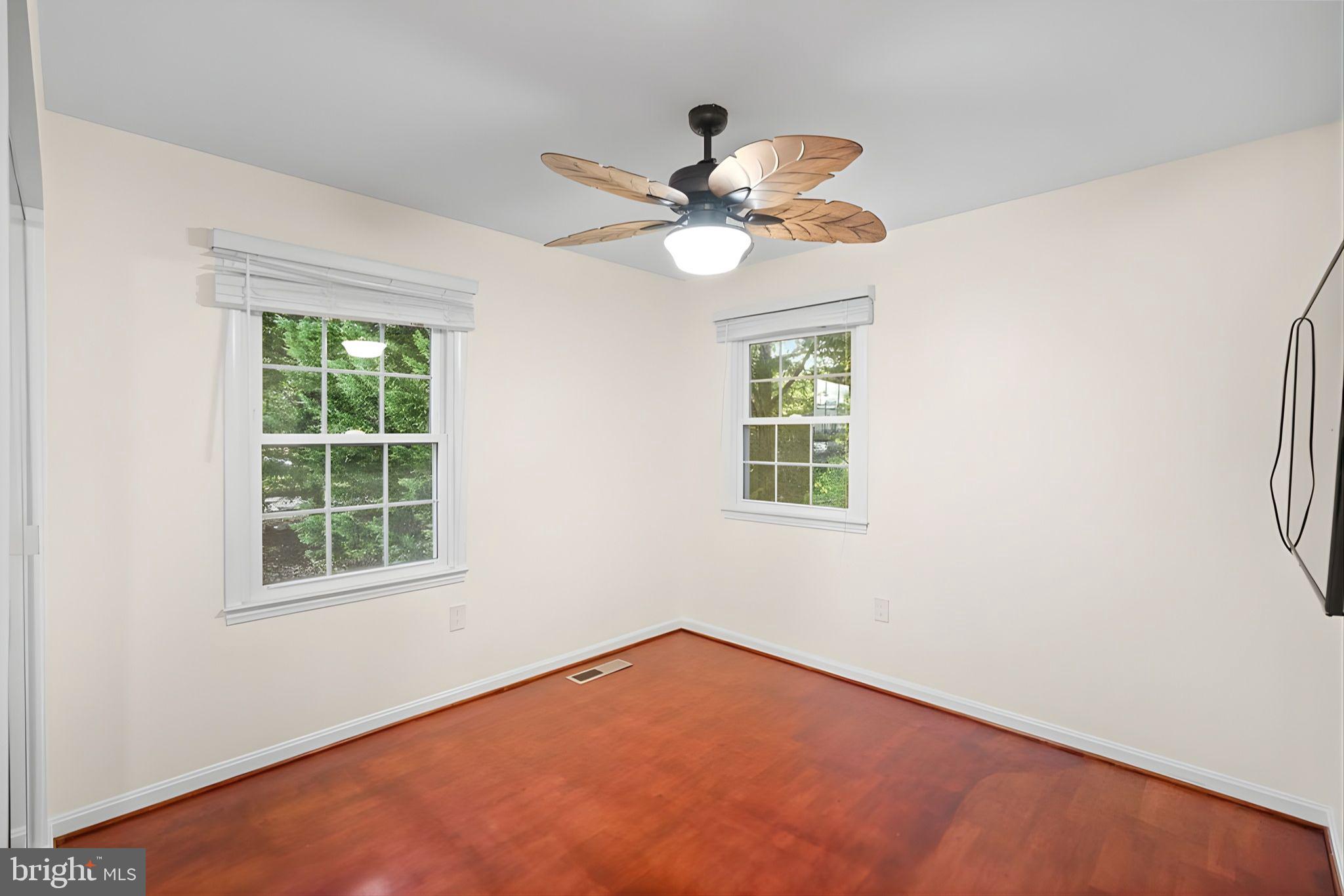 BEVERLY MANOR - Residential Lease