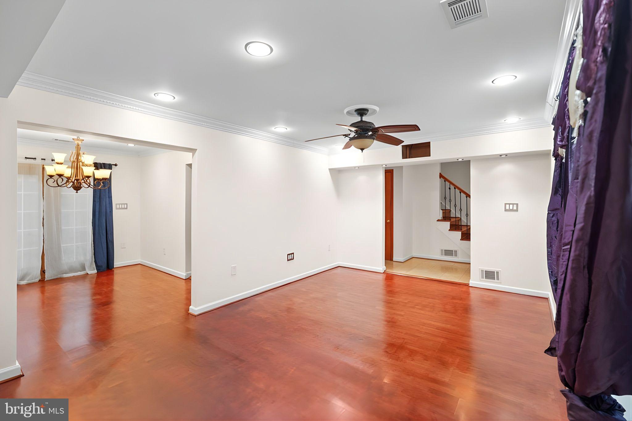 BEVERLY MANOR - Residential Lease