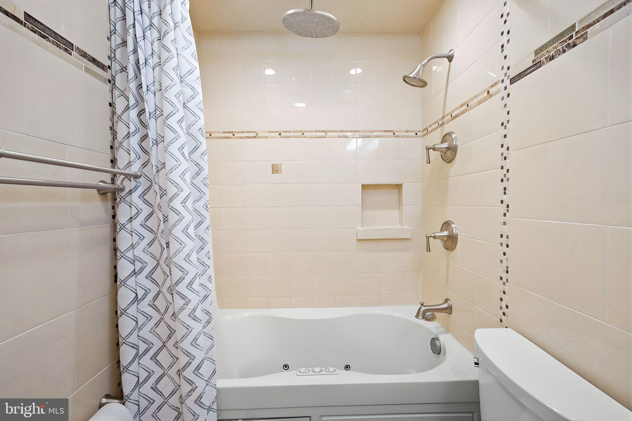 BEVERLY MANOR - Residential Lease