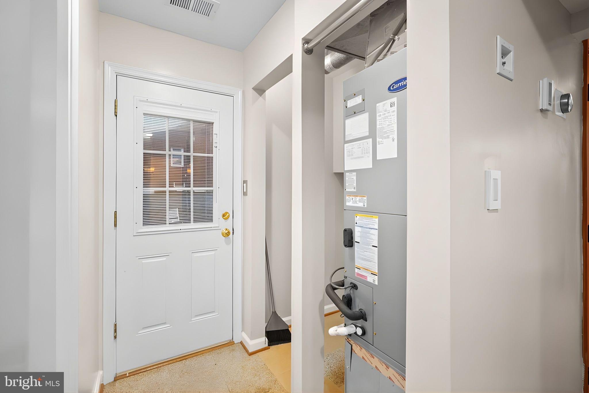 BEVERLY MANOR - Residential Lease