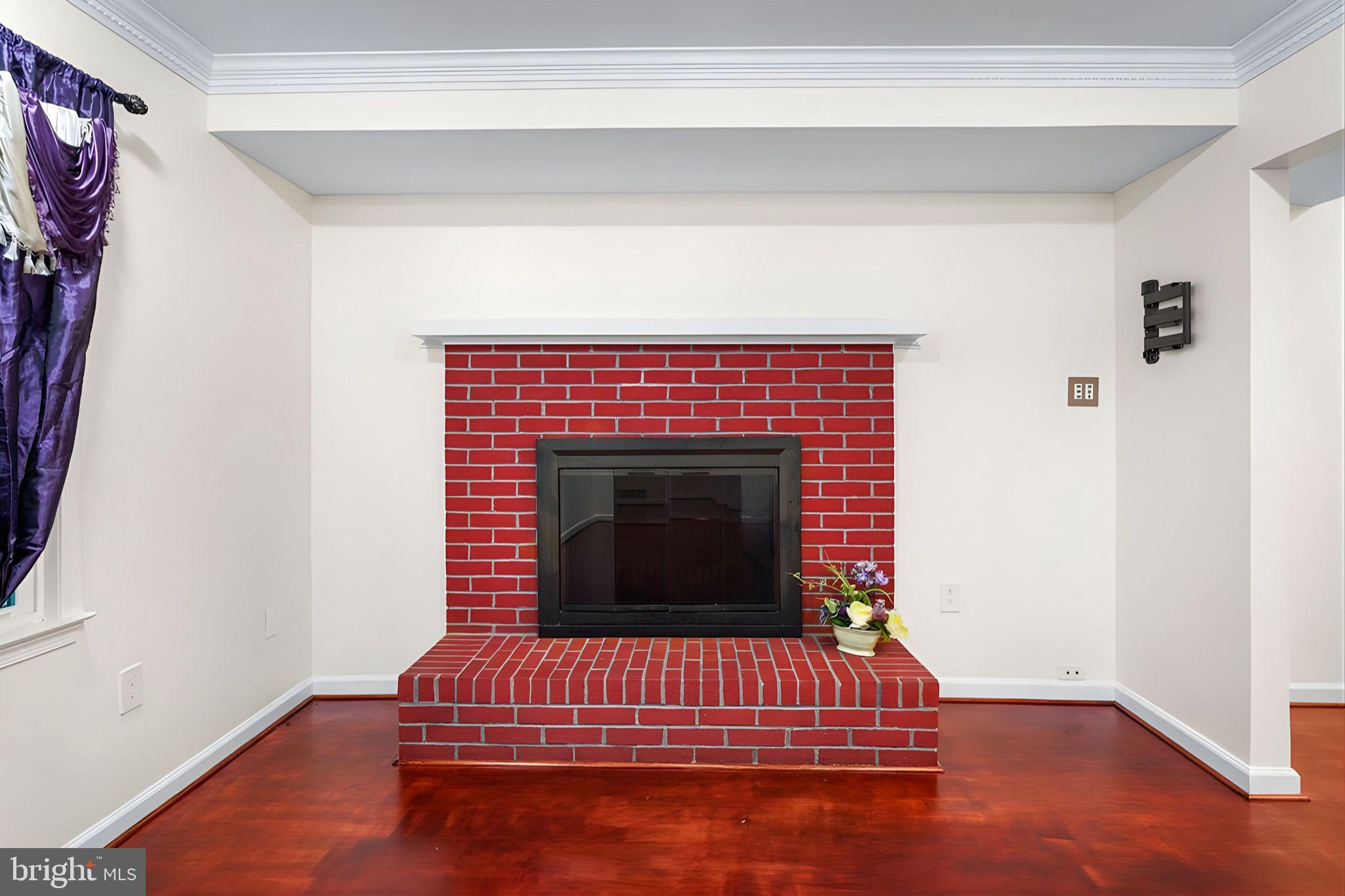 BEVERLY MANOR - Residential Lease