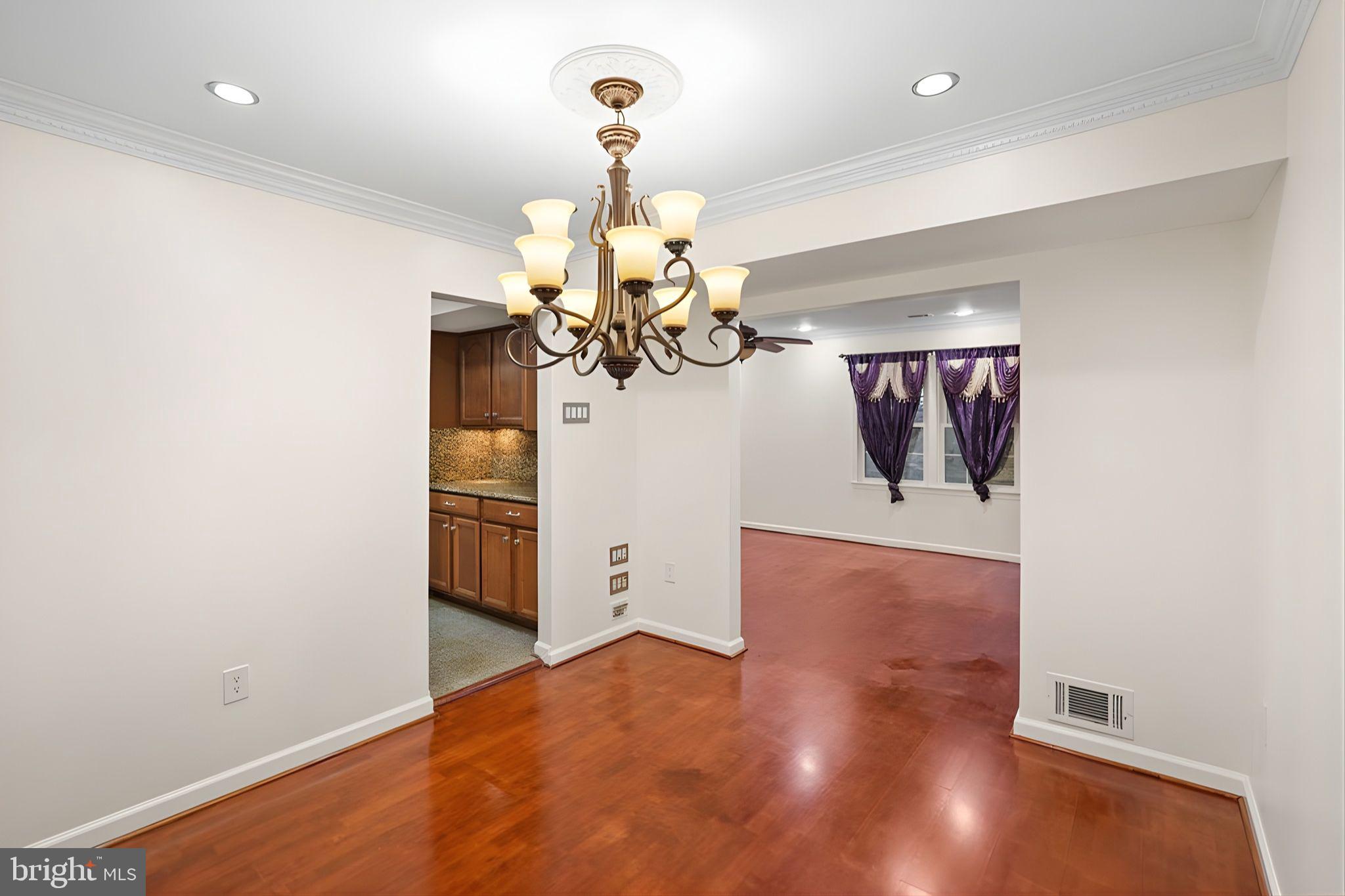 BEVERLY MANOR - Residential Lease