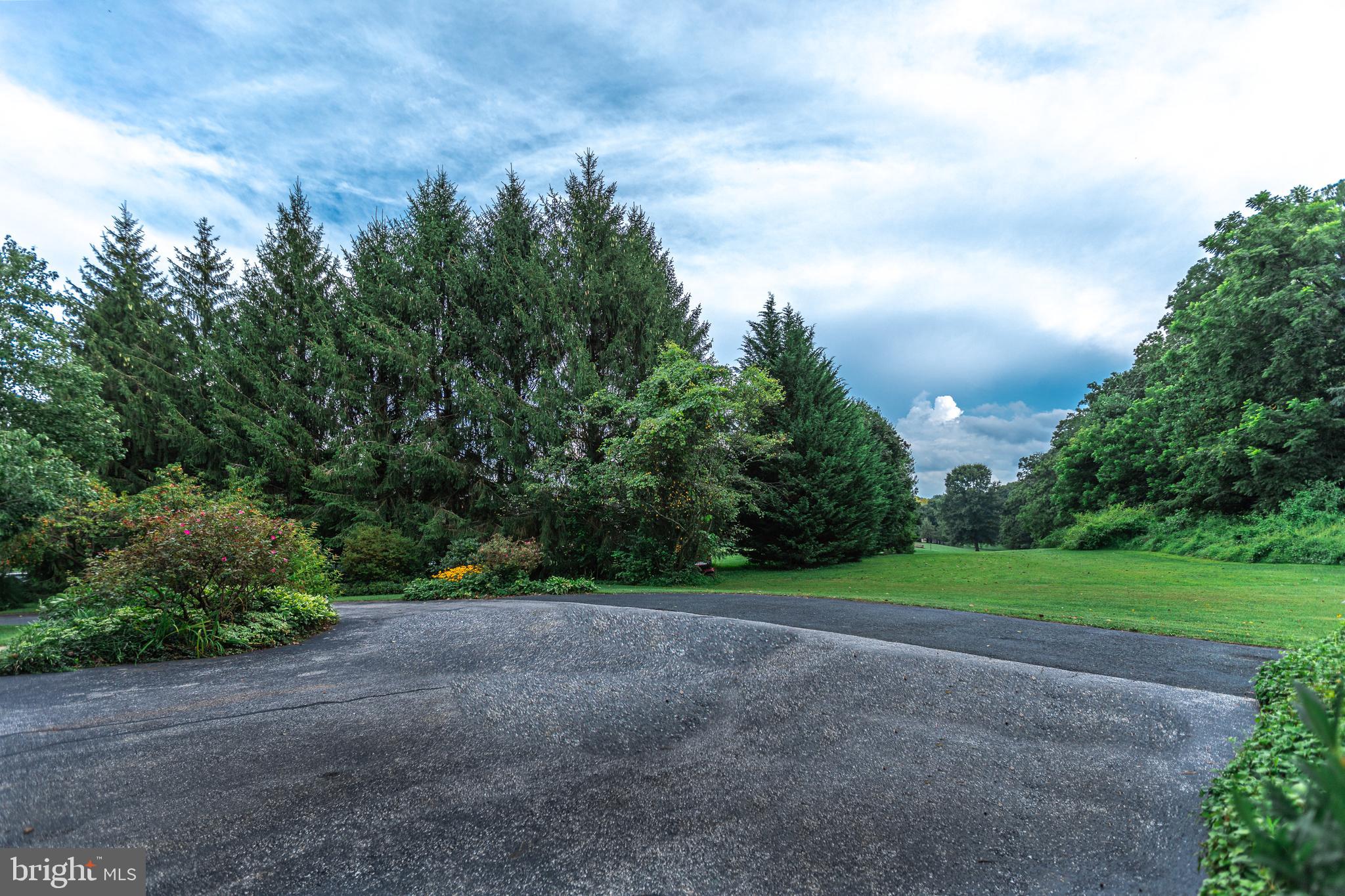 MANOR FIELDS - Residential