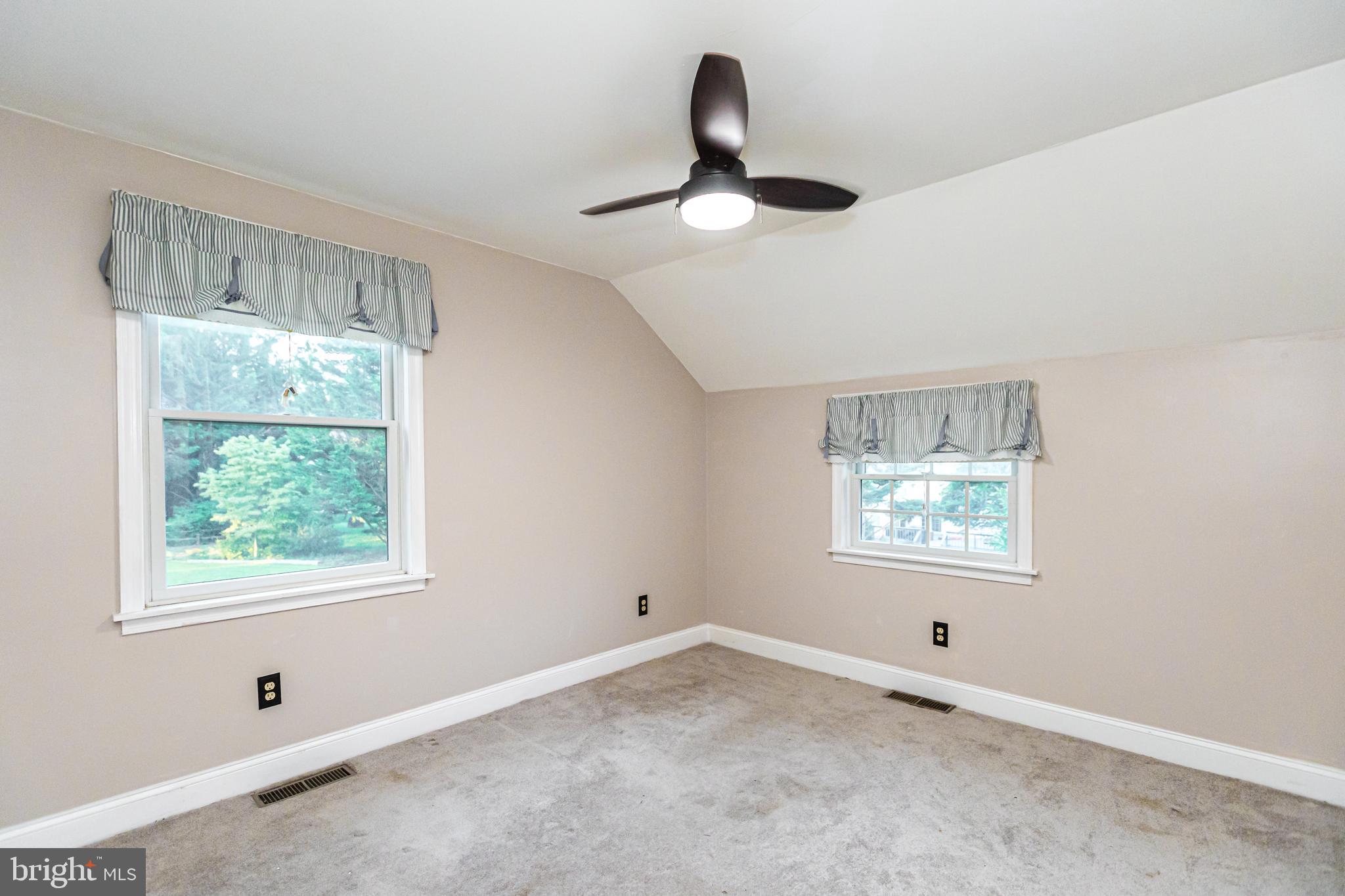 MANOR FIELDS - Residential