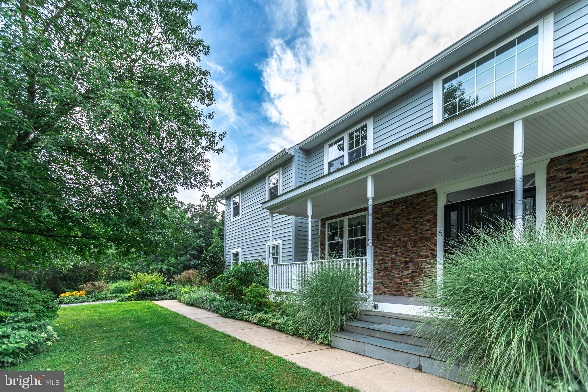 MANOR FIELDS - Residential