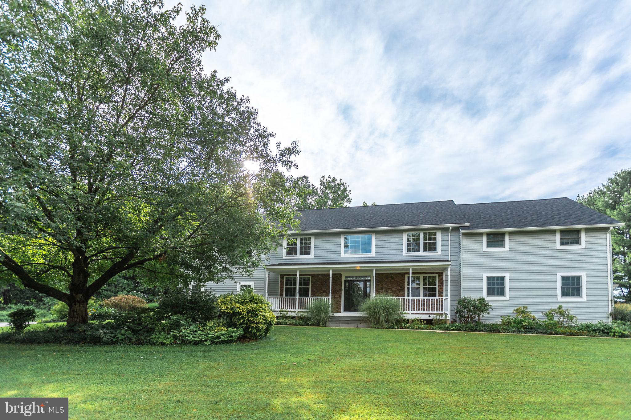 MANOR FIELDS - Residential