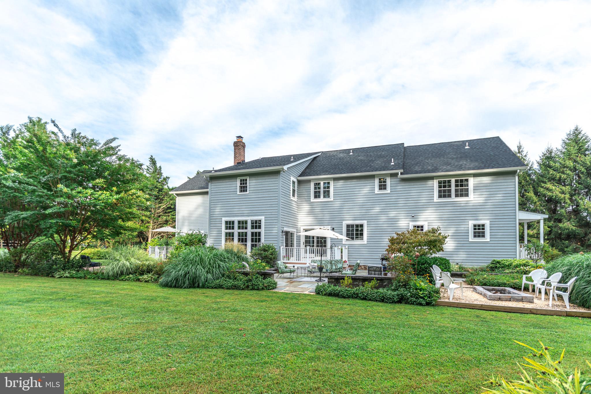 MANOR FIELDS - Residential