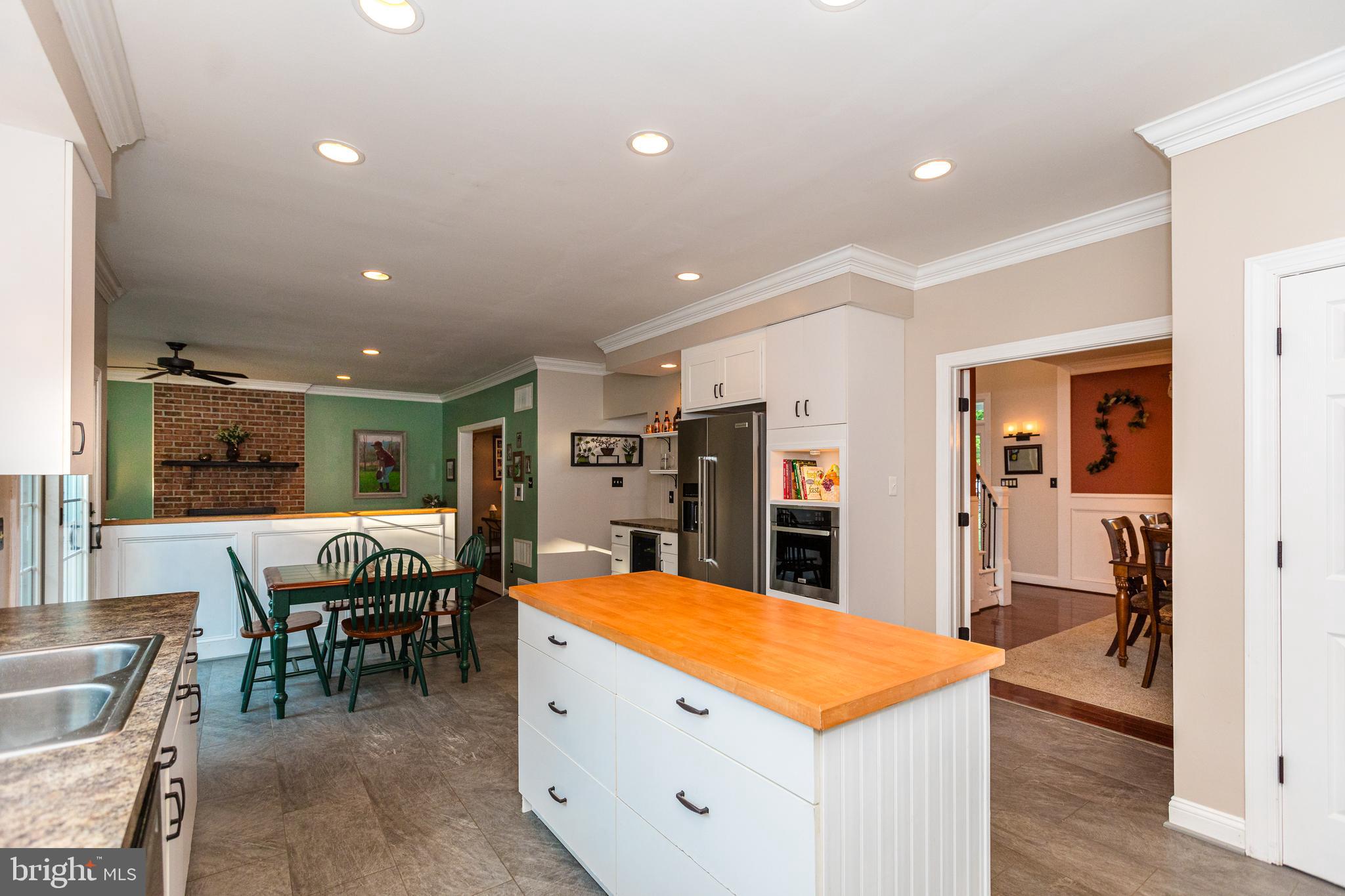 MANOR FIELDS - Residential