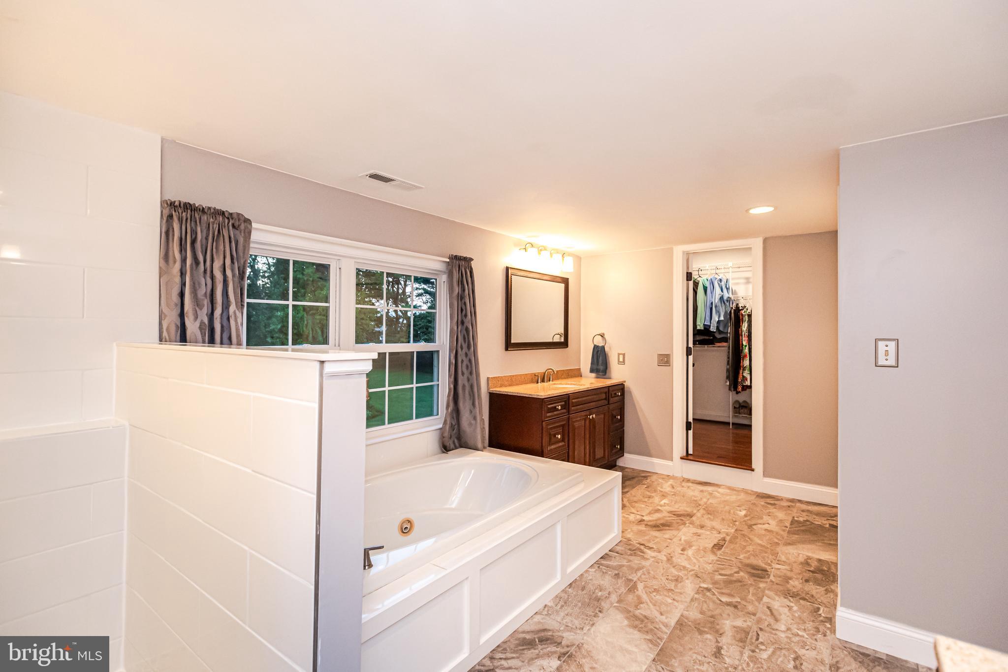 MANOR FIELDS - Residential