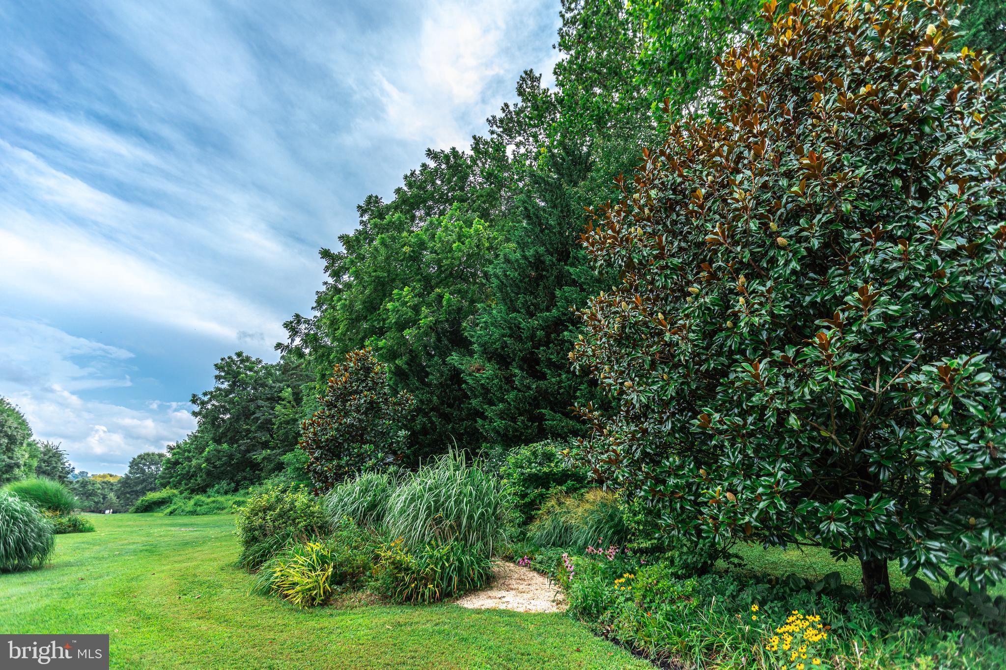 MANOR FIELDS - Residential