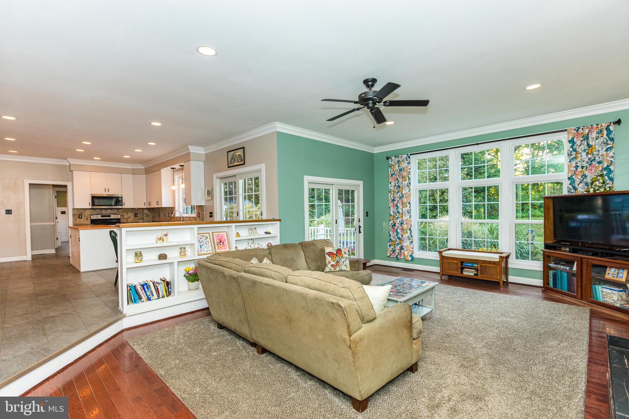 MANOR FIELDS - Residential