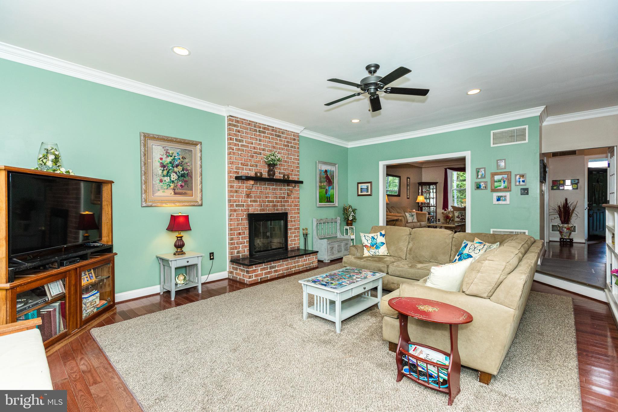 MANOR FIELDS - Residential