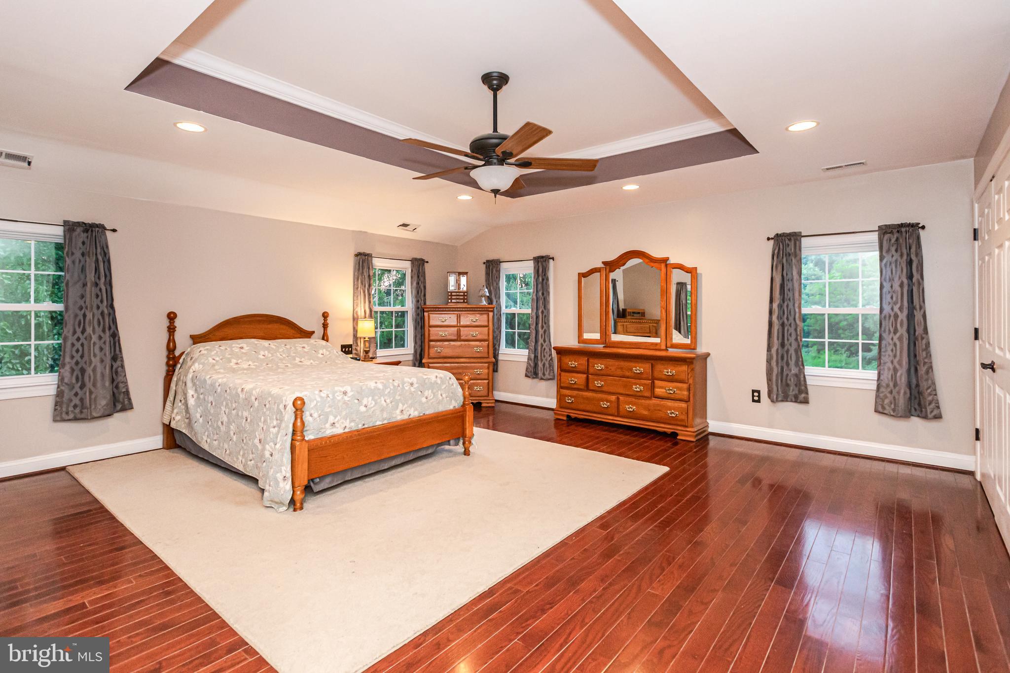 MANOR FIELDS - Residential