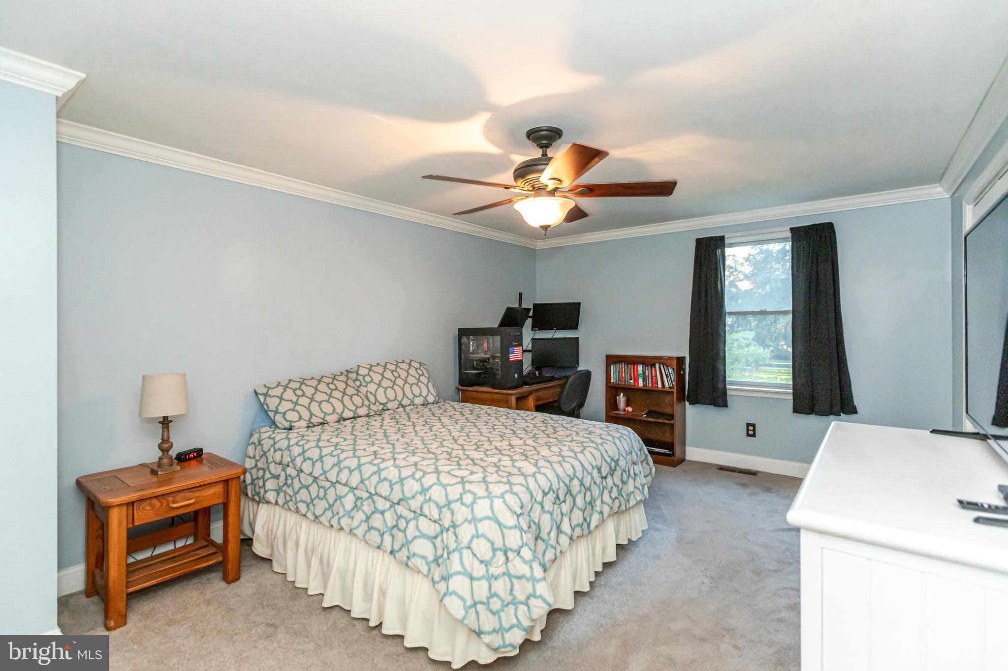 MANOR FIELDS - Residential