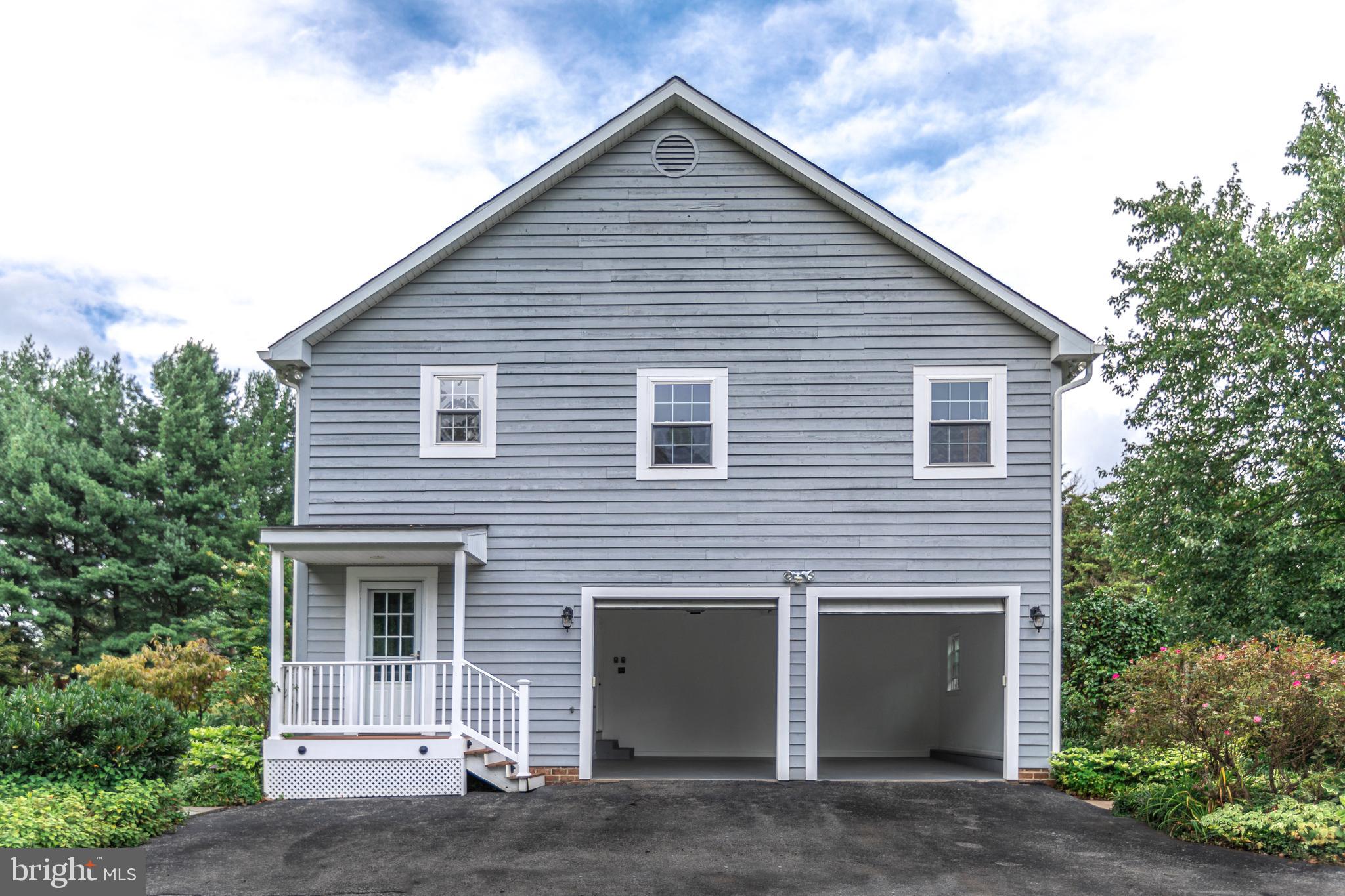MANOR FIELDS - Residential