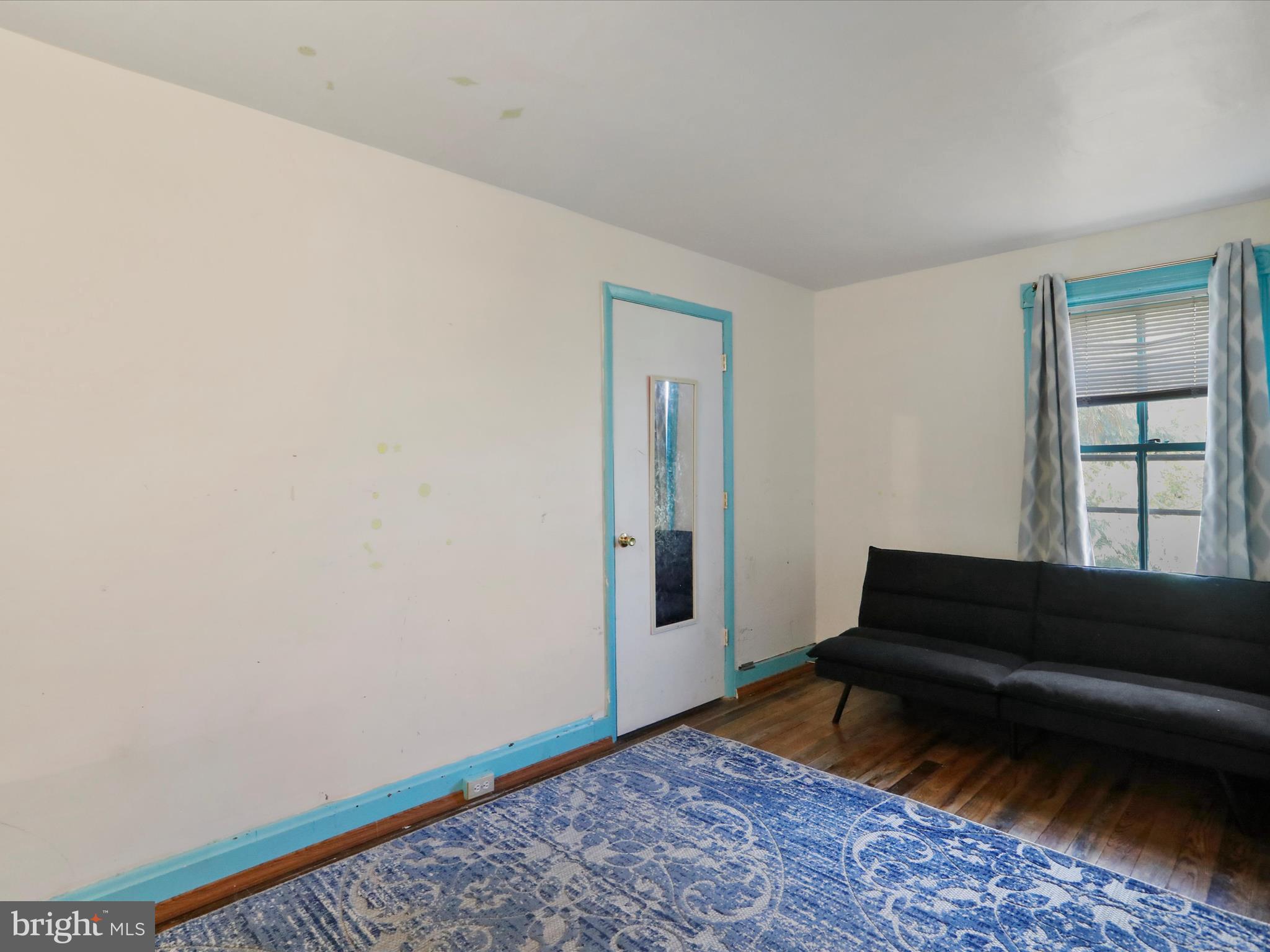 WEST END - Residential