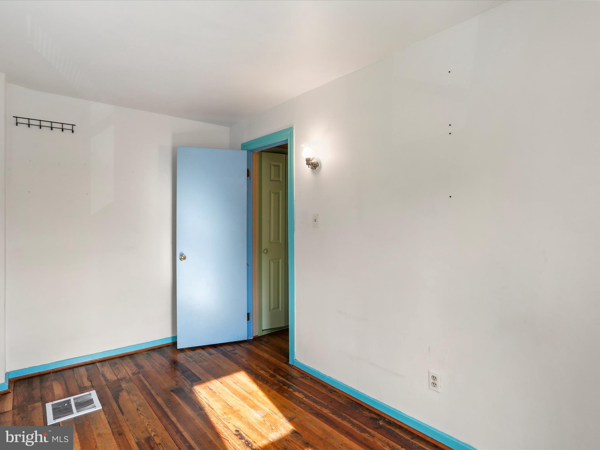 WEST END - Residential