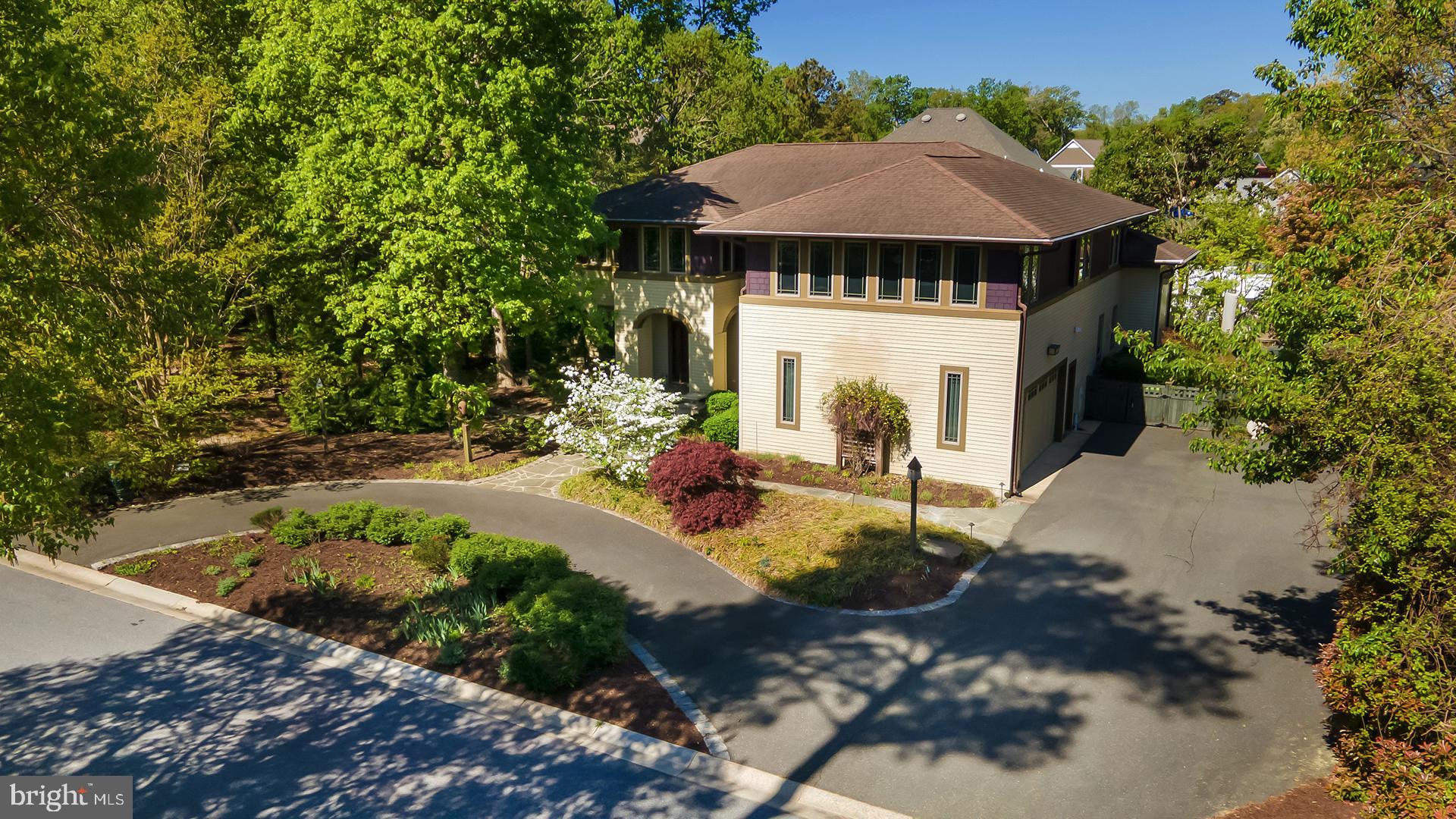 29 ELEANOR LEE LANE E