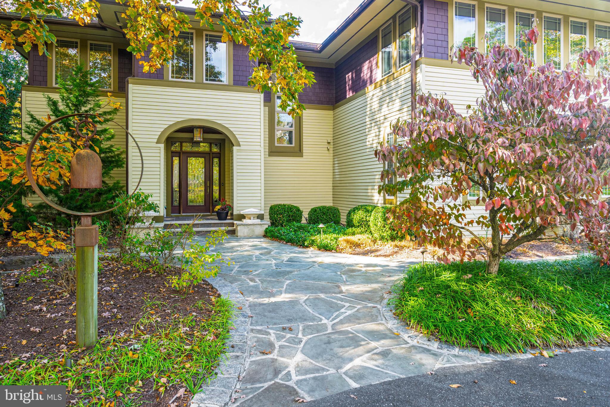 29 ELEANOR LEE LANE E