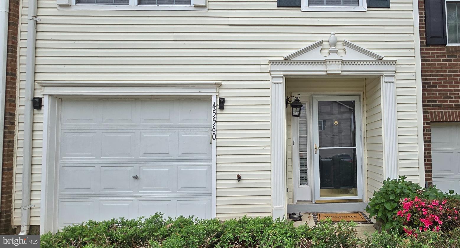 45560 LAKEMONT SQUARE