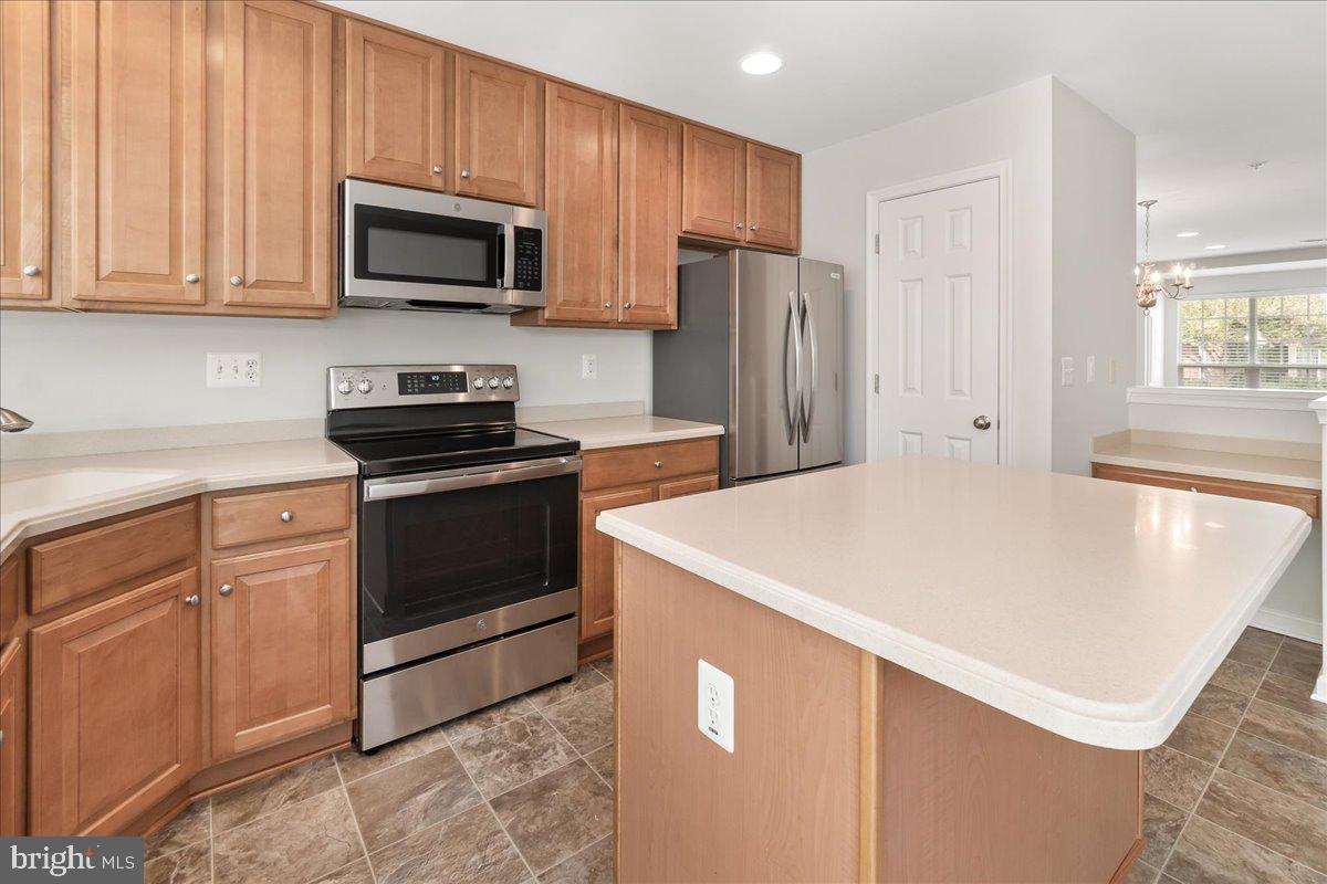 BALLENGER CREEK CENTER POND - Residential